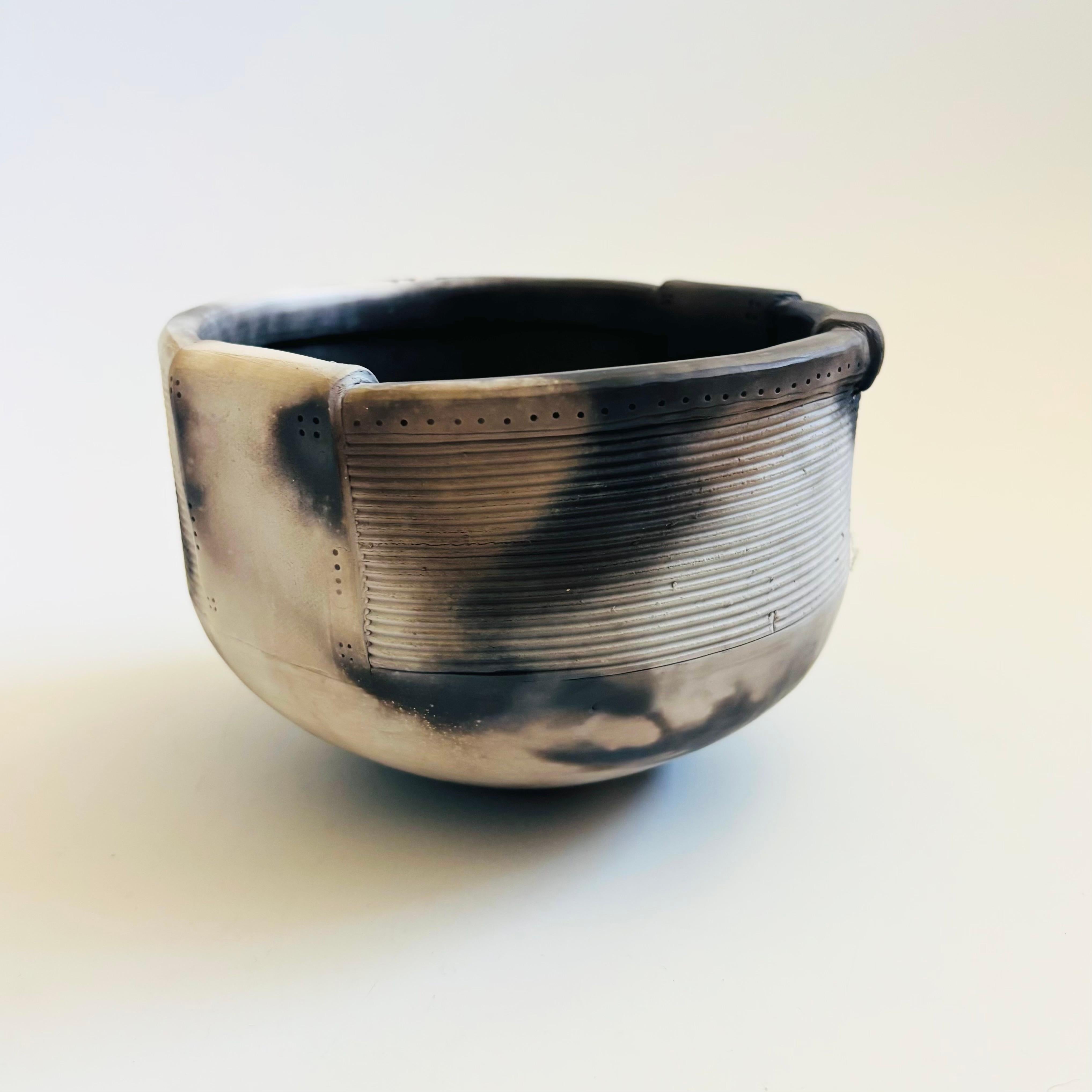 Organique Bol en poterie Raku de Paula Shalan en vente