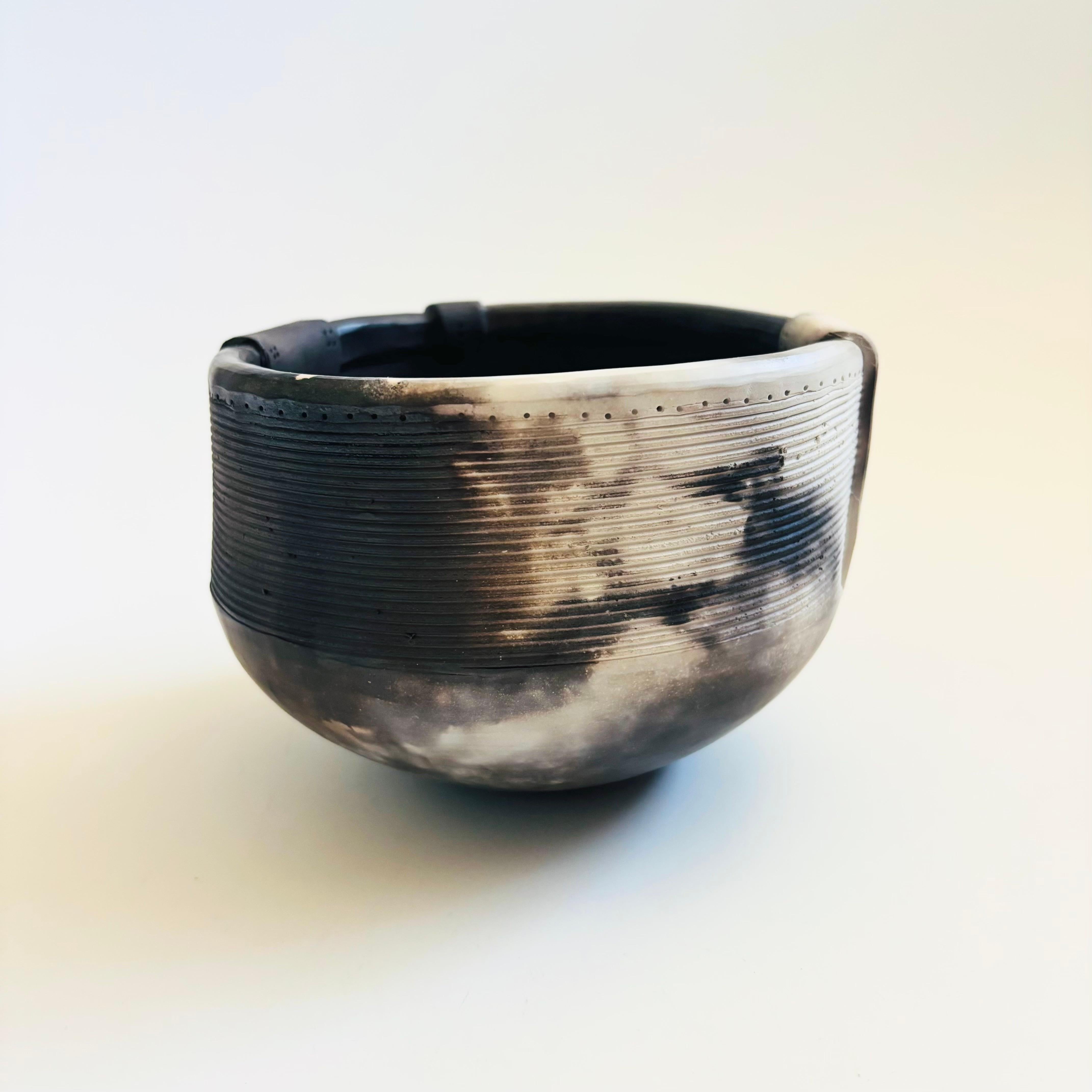 Américain Bol en poterie Raku de Paula Shalan en vente