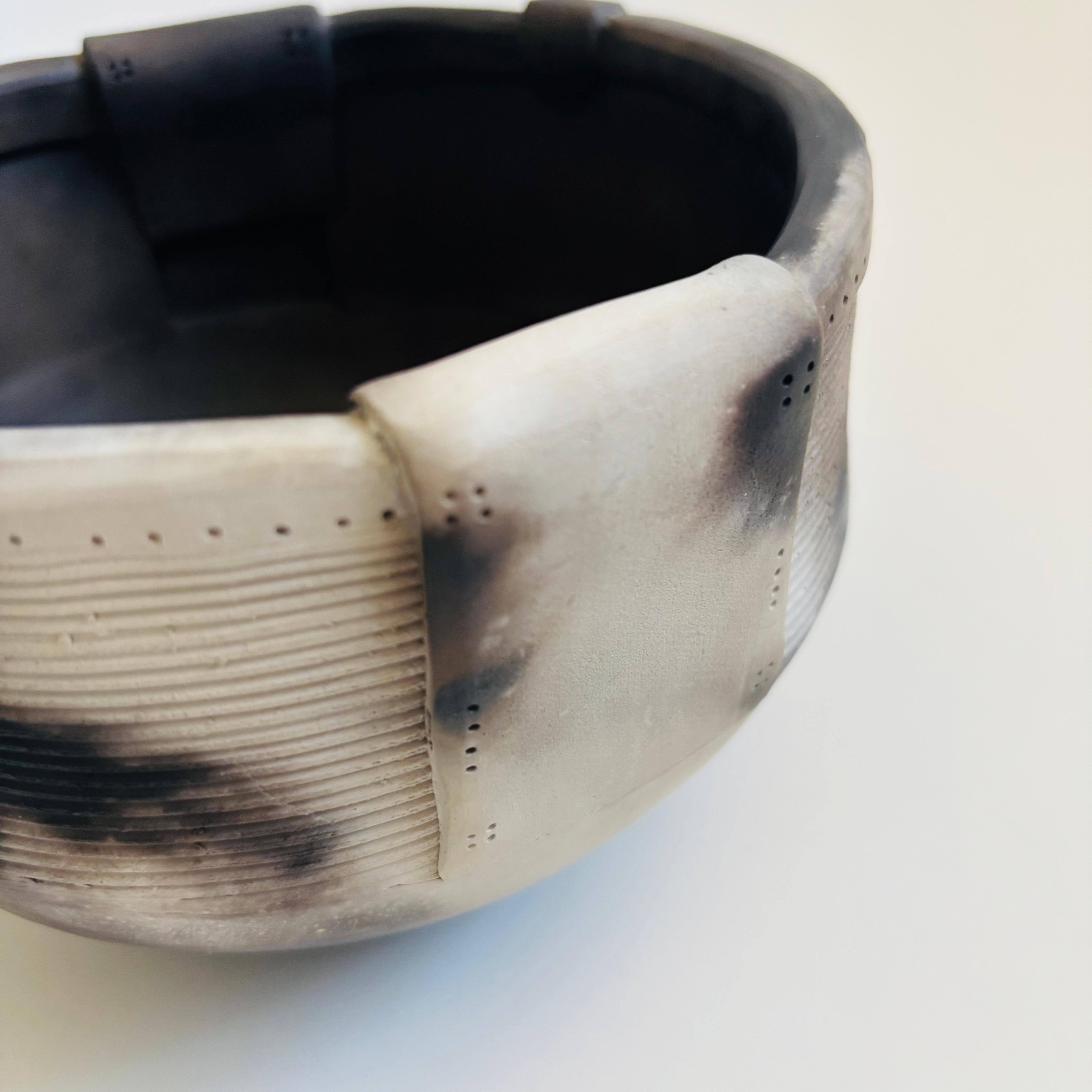 20ième siècle Bol en poterie Raku de Paula Shalan en vente