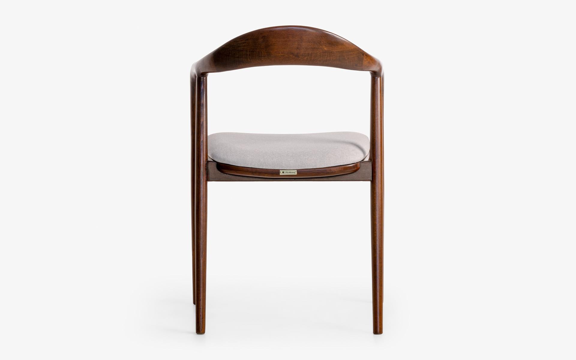 Raku 'Set de 8  Silla de comedor de madera y tapizada en Nuevo estado para la venta en İSTANBUL, TR