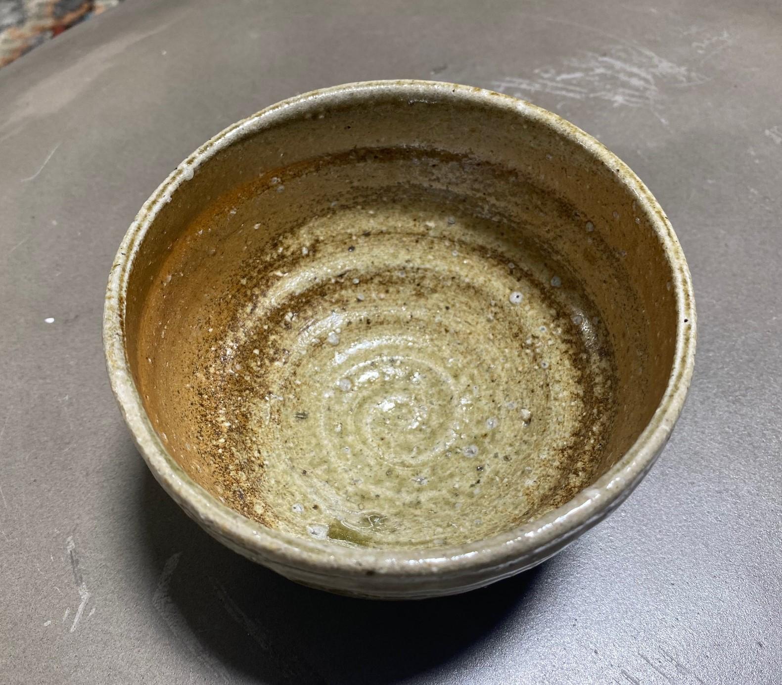 Showa Rakusai Takahashi III Signed Japanese Shigaraki Pottery Chawan Tea Bowl with Box For Sale