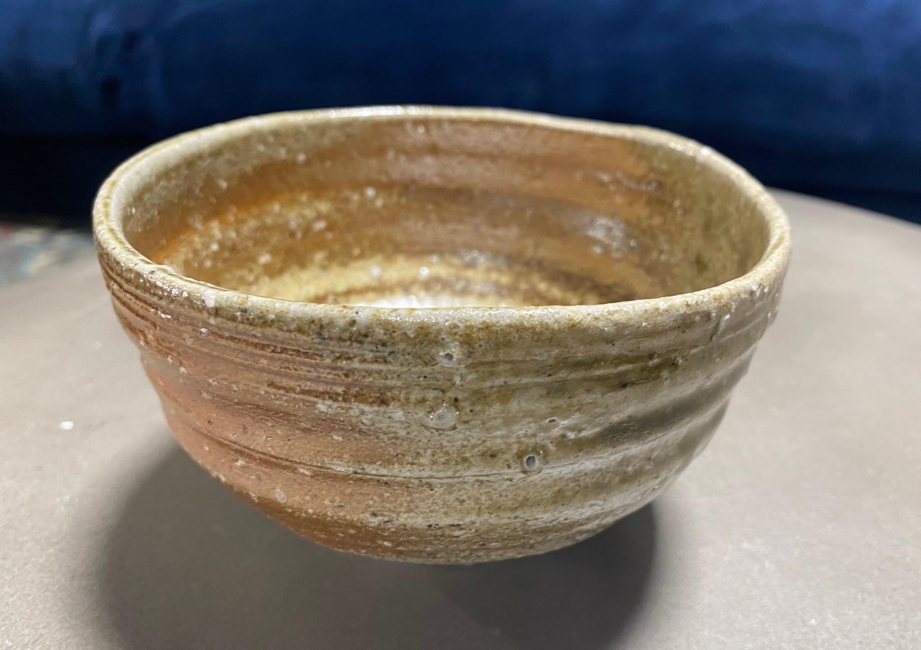 Glazed Rakusai Takahashi III Signed Japanese Shigaraki Pottery Chawan Tea Bowl with Box For Sale