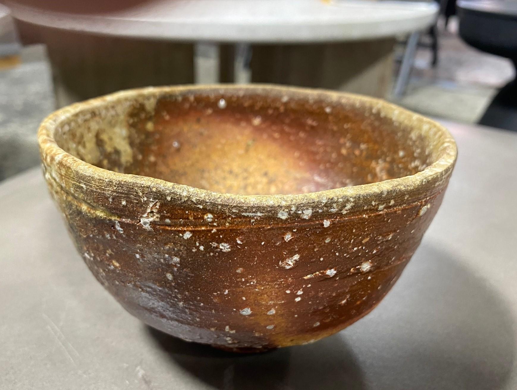 Glazed Rakusai Takahashi III Signed Japanese Shigaraki Pottery Chawan Tea Bowl with Box For Sale