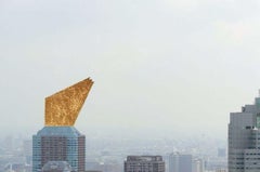 What color are the gods? Open the tips to the right and left