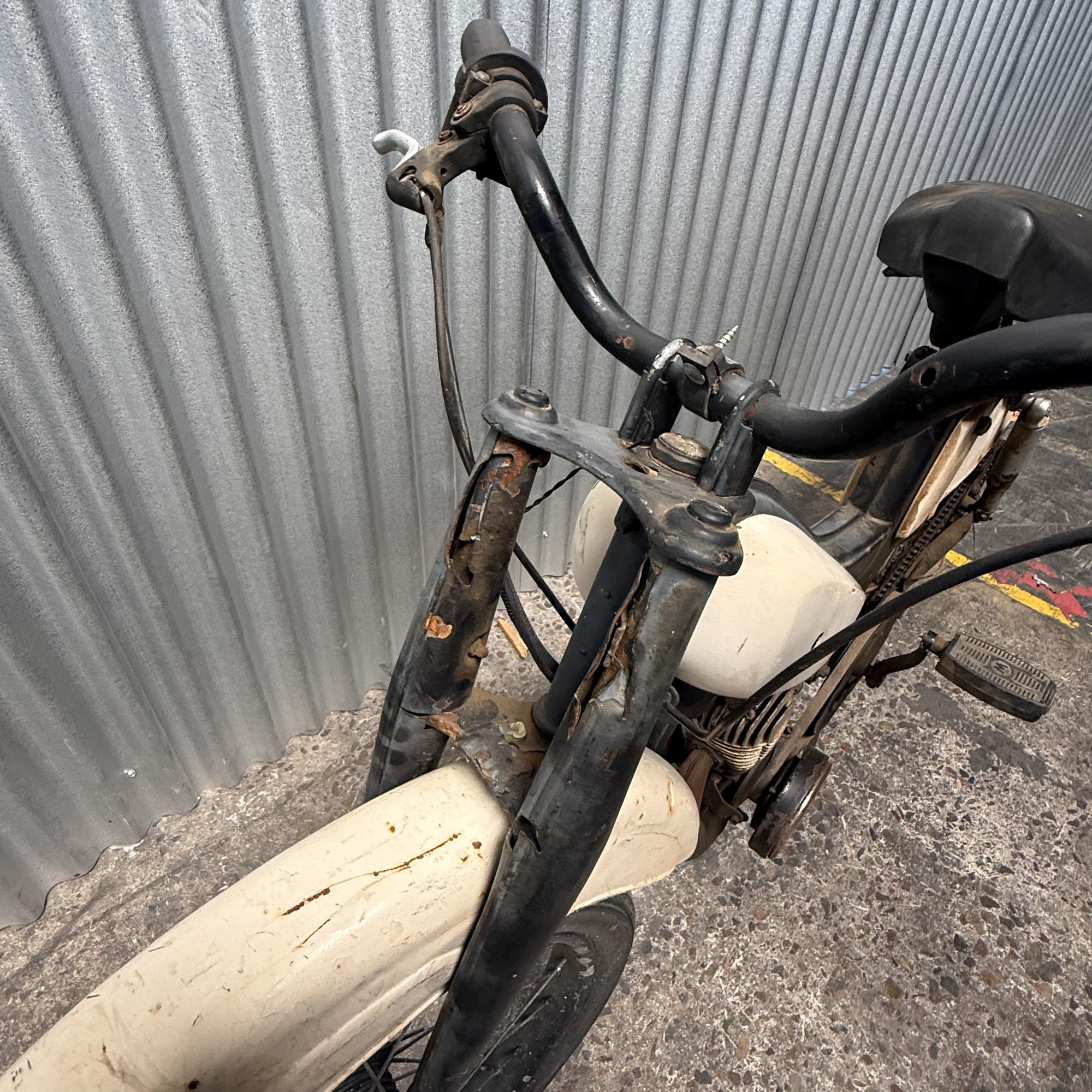 Raleigh Rm4 49cc Moped Mitte des Jahrhunderts Modern 1964 (Mitte des 20. Jahrhunderts) im Angebot