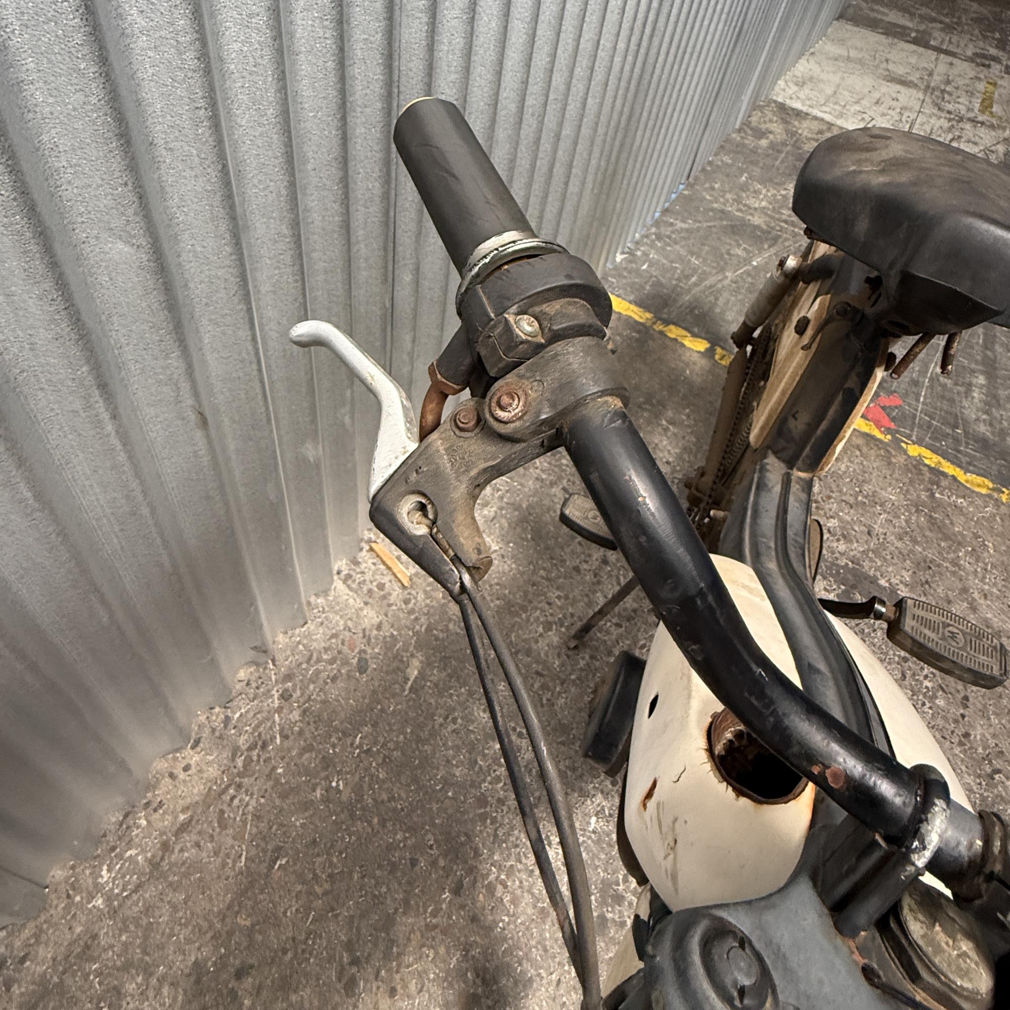 Raleigh Rm4 49cc Moped Mitte des Jahrhunderts Modern 1964 im Angebot 1