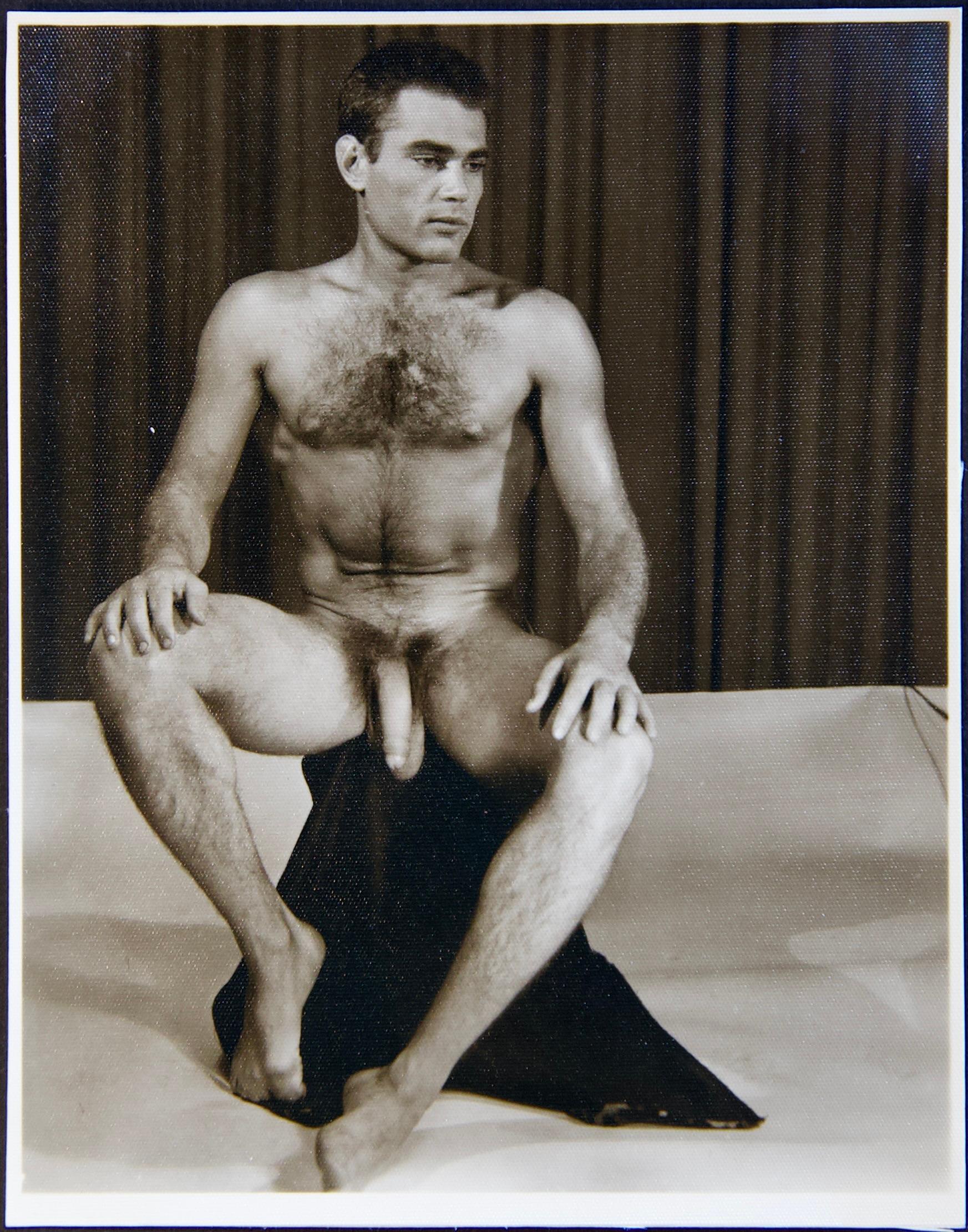 RALPH KELLY 1950s Vintage 11 Gelatin Silver Photographs of model BOB CUTLASS en vente 2