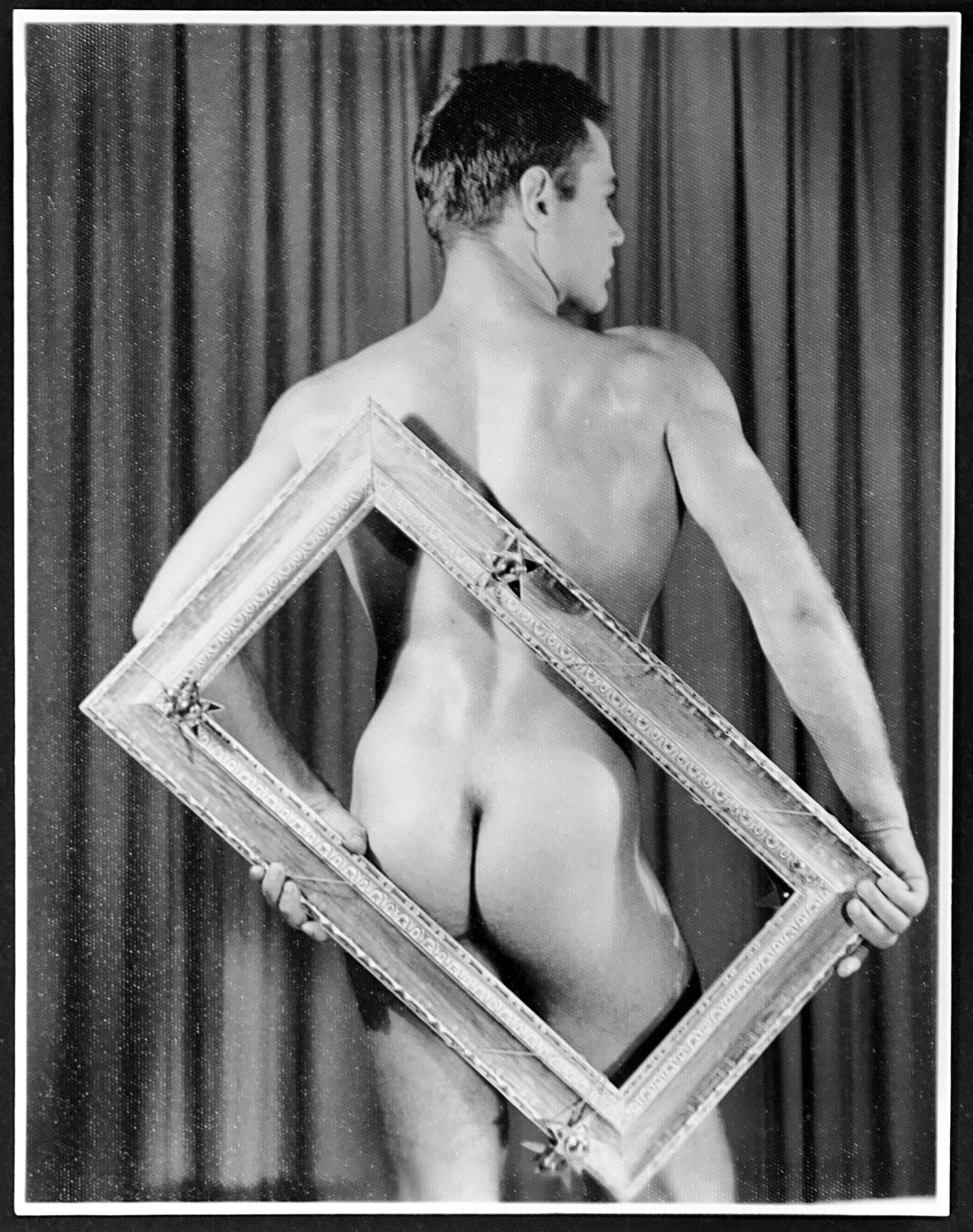 RALPH KELLY 1950s Vintage 11 Gelatin Silver Photographs of model BOB CUTLASS en vente 3