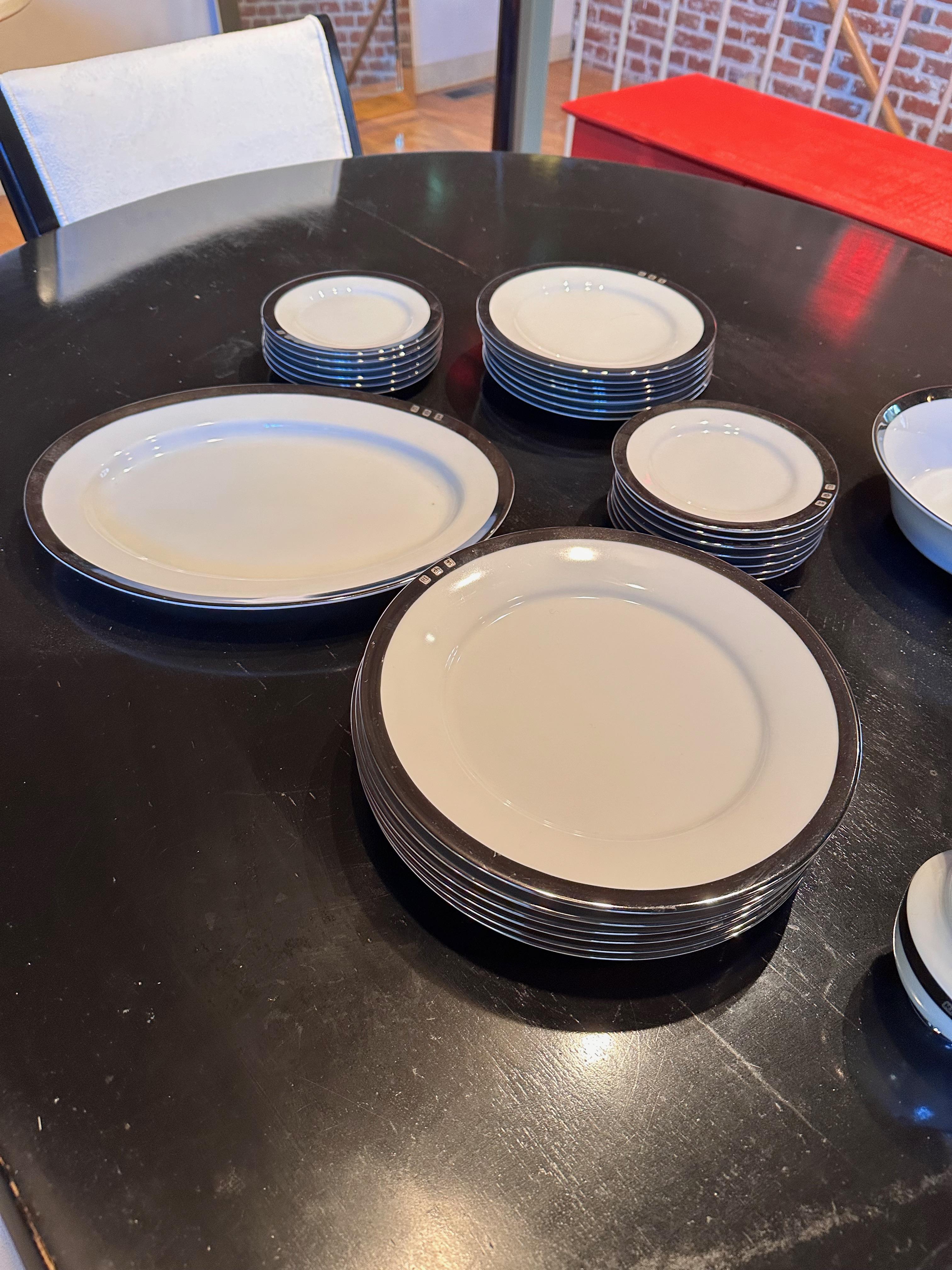 Ralph Laurel Academy Platinum Dinner Service for Eight with Many Serving Pieces In Good Condition For Sale In Philadelphia, PA