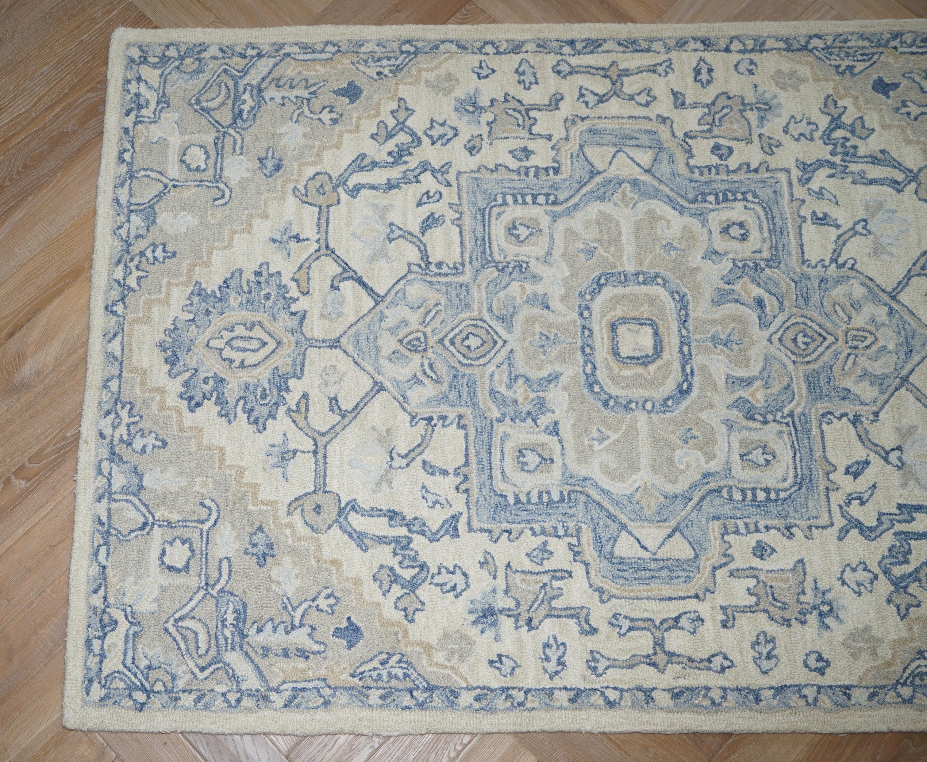 I am delighted to offer for sale this brand new in the original packaging Ralph Lauren 4 feet x 6 feet 100% Wool pile Chinese style rug with 100% cotton backing

I have a number of brand new Ralph Lauren rugs and lamps in stock, please view my