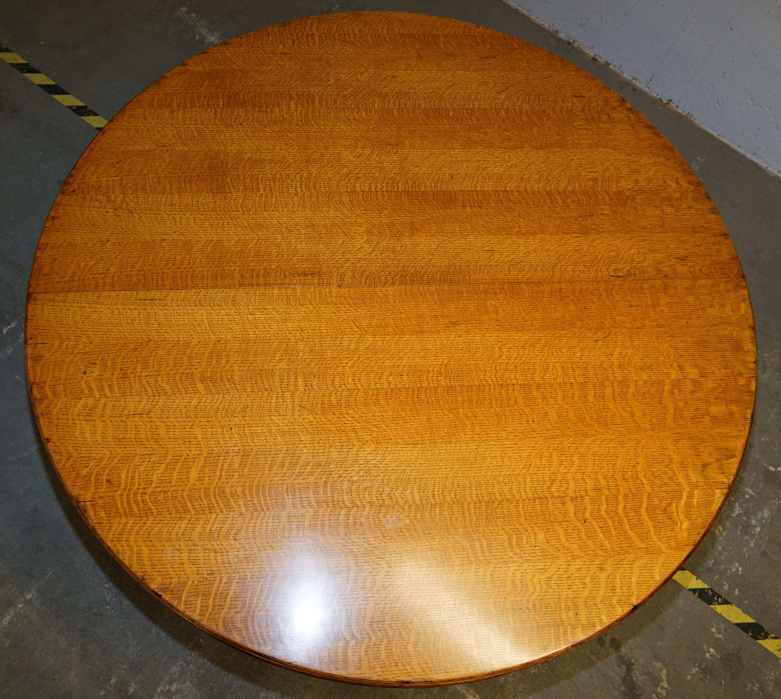 10 person round table