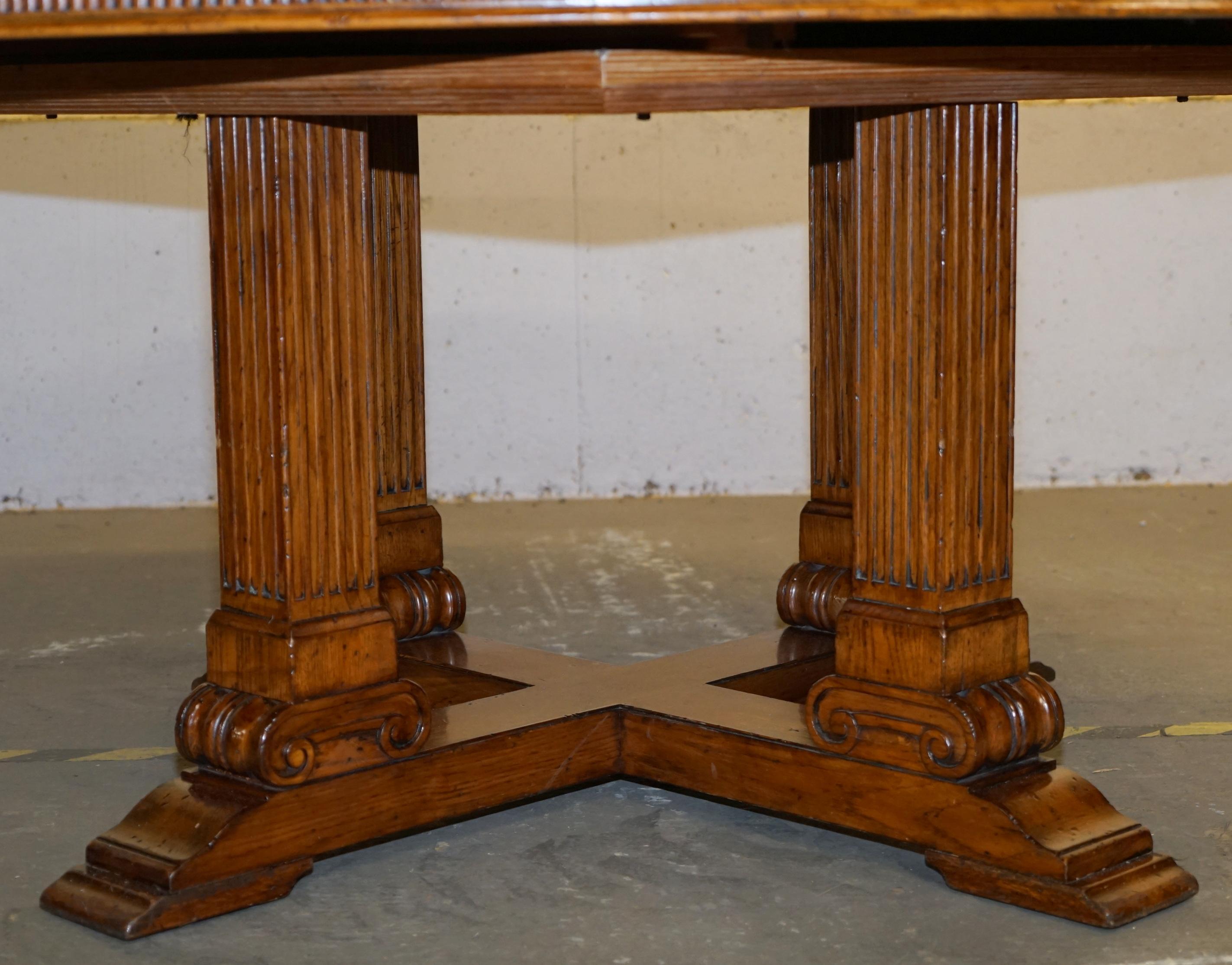 English Ralph Lauren Hither Hills 6-10 Person Large Round Extending to Oval Dining Table