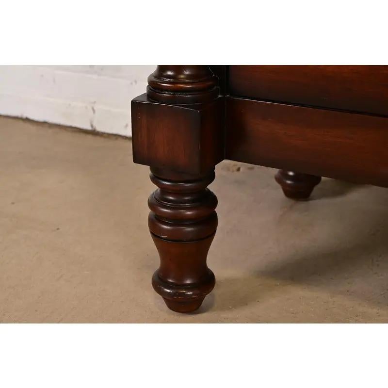 Commode haute en acajou sculpté Ralph Lauren American Empire en vente 4
