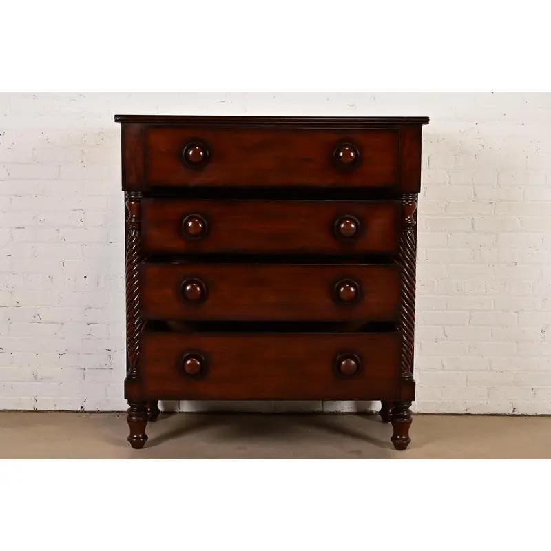 Fin du 20e siècle Commode haute en acajou sculpté Ralph Lauren American Empire en vente