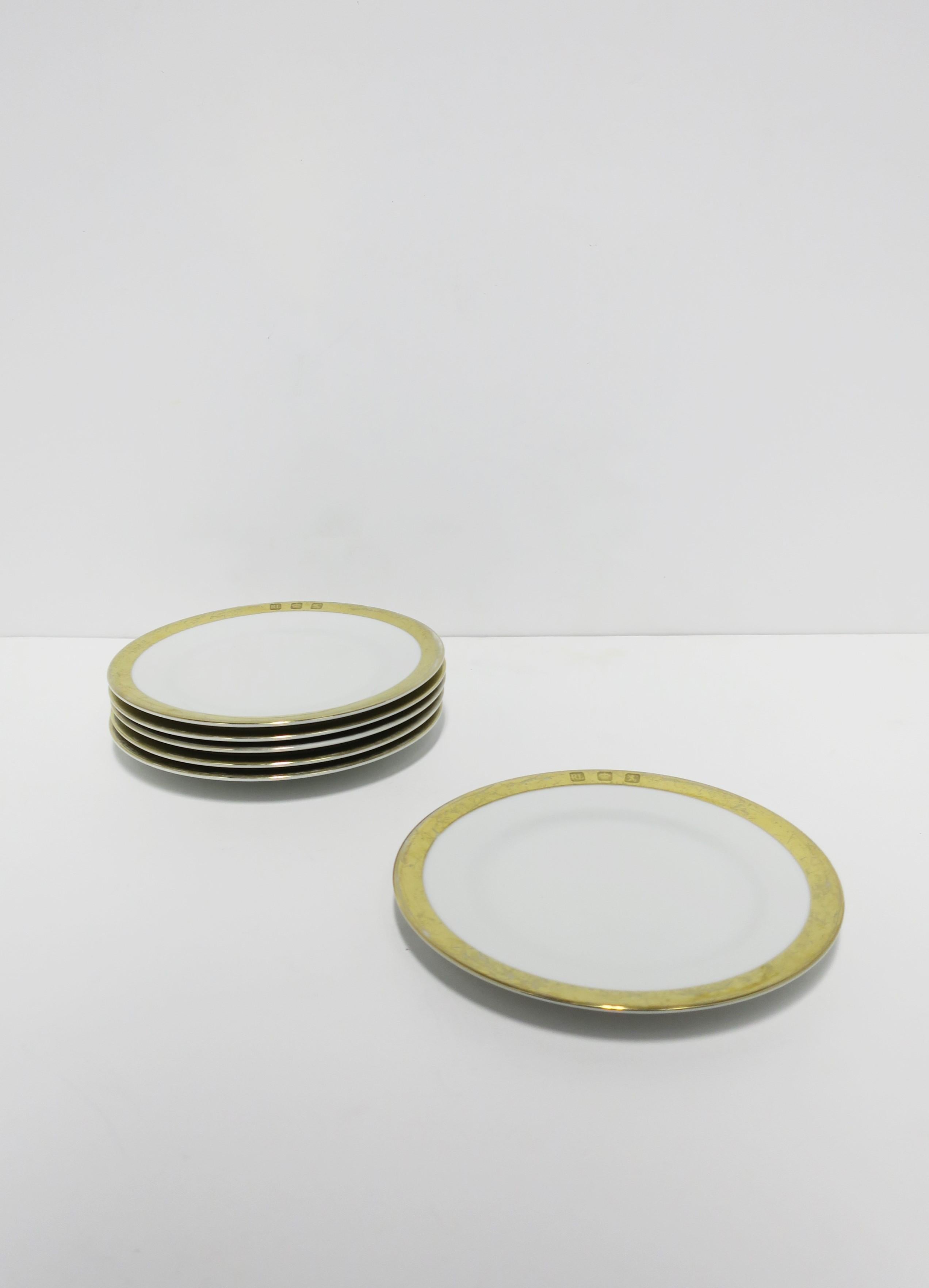 Ralph Lauren Appetizer Plates White and Gold Porcelain, 1990s In Good Condition In New York, NY