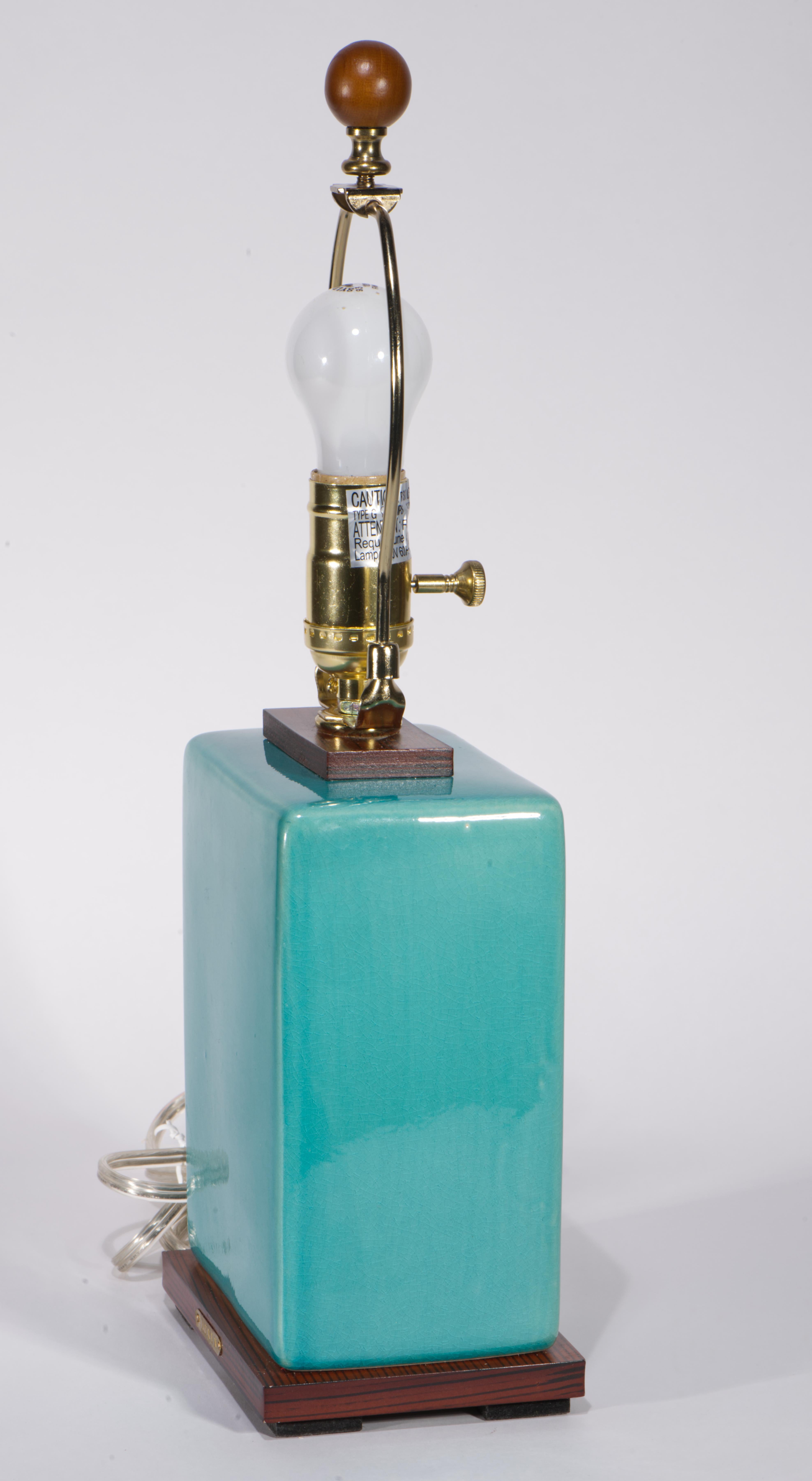 Smaltato Lampada da tavolo Ralph Lauren Art Deco Smalto blu turchese craquelure in vendita