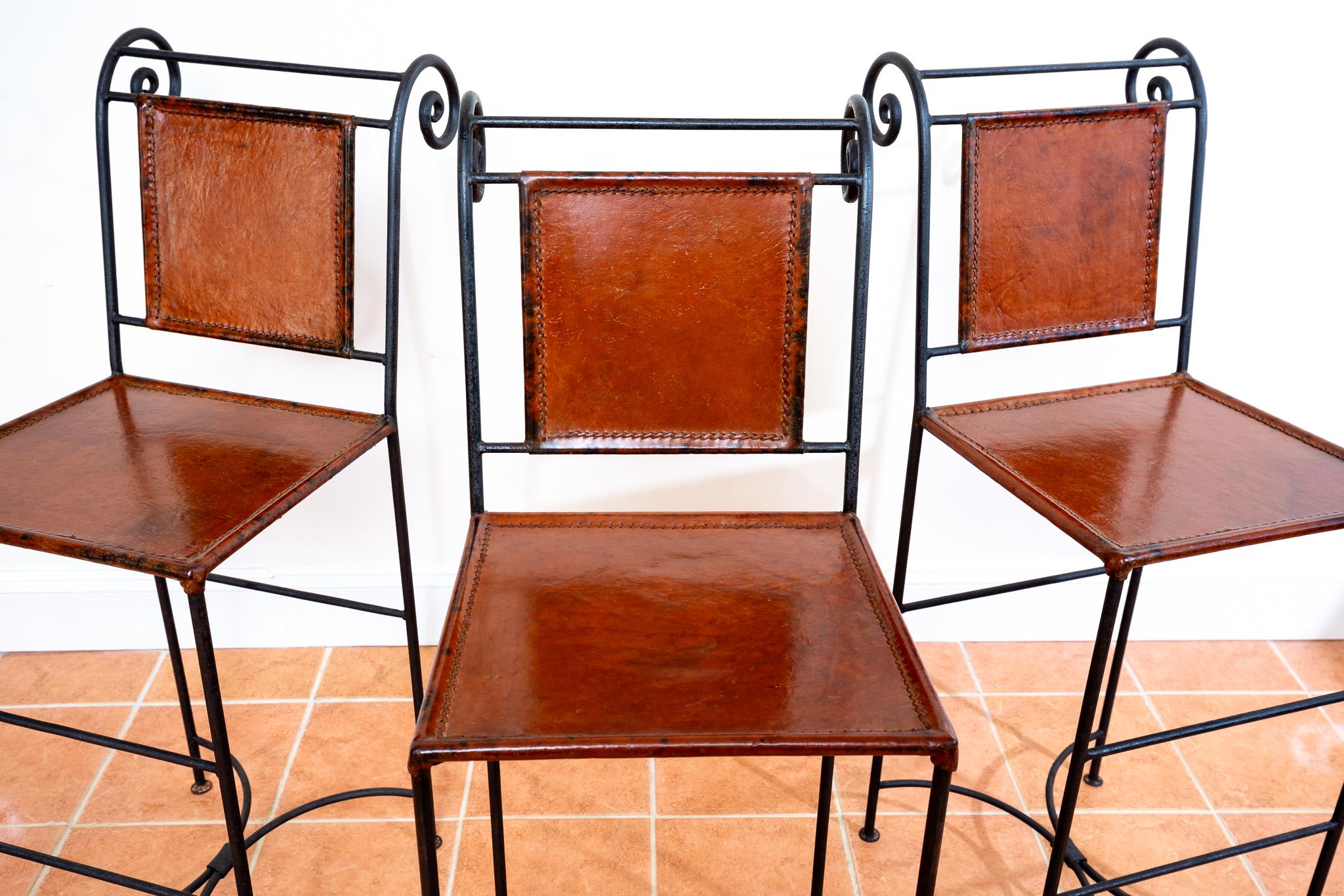 Ralph Lauren Taburetes de bar Cuero tostado Hierro forjado Taburetes de bar Neoclásico Español en venta