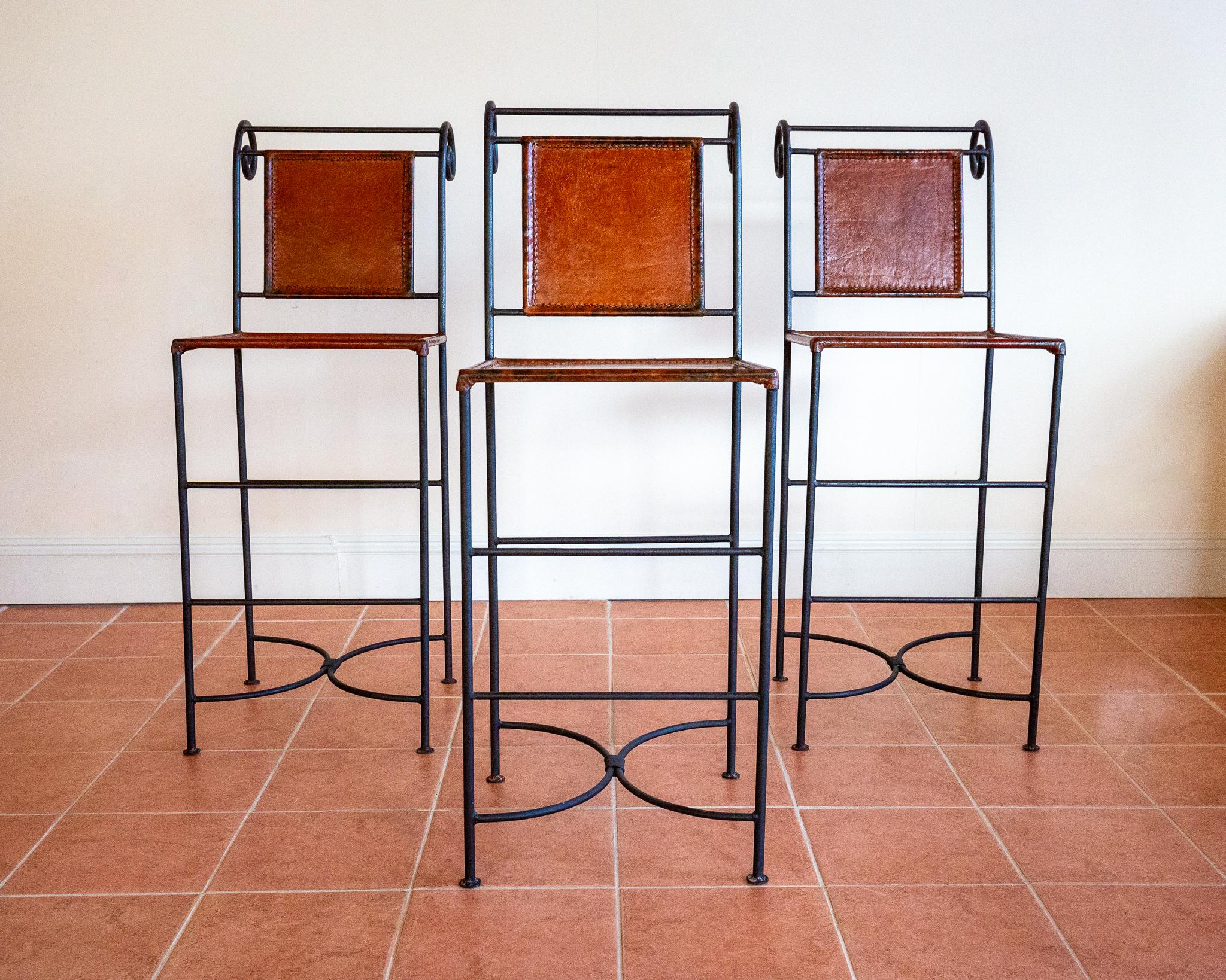 Ralph Lauren Taburetes de bar Cuero tostado Hierro forjado Taburetes de bar Neoclásico en venta 2