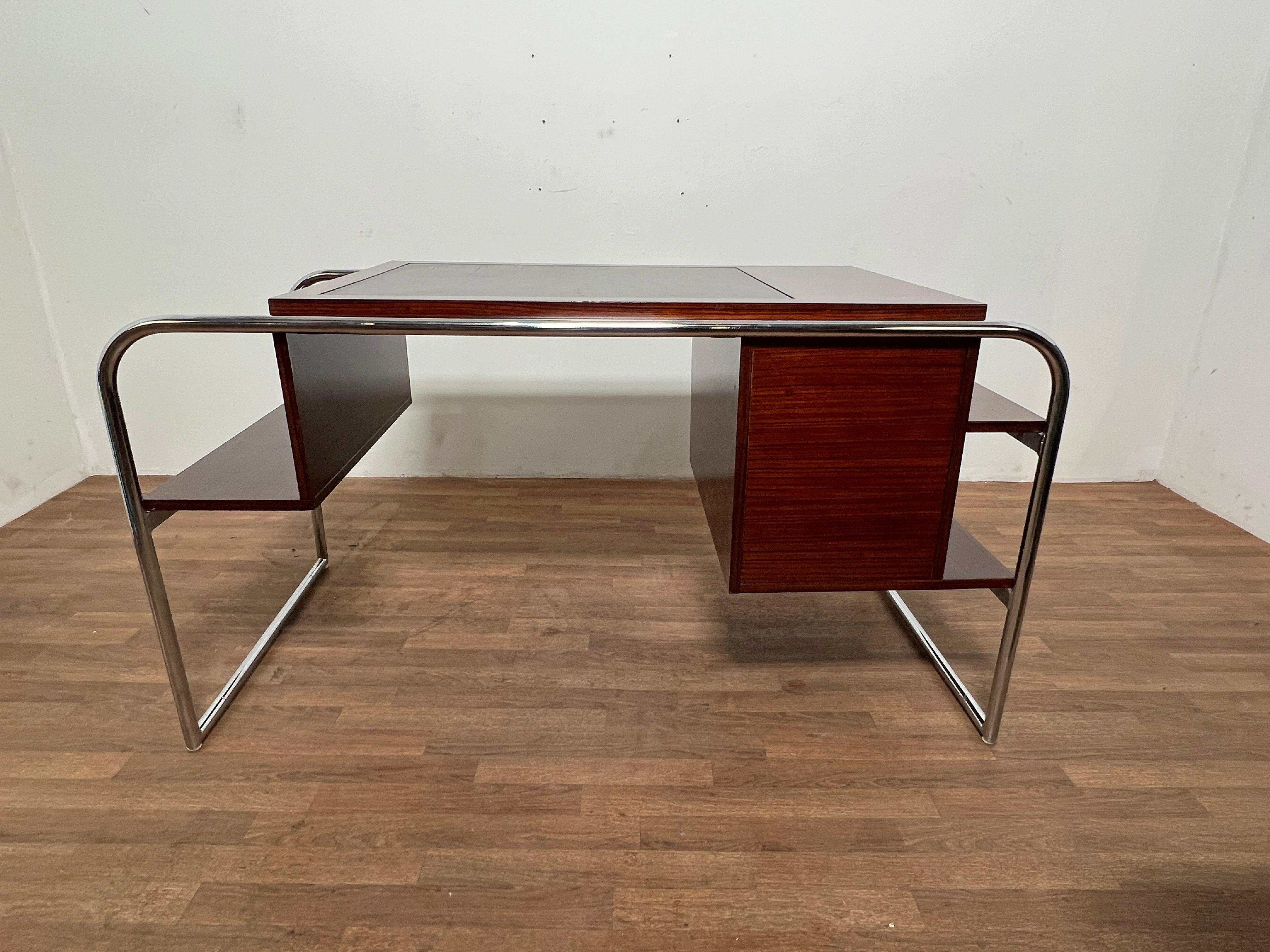 Bureau d'inspiration Bauhaus en bois de rose, chrome et cuir Ralph Lauren en vente 6