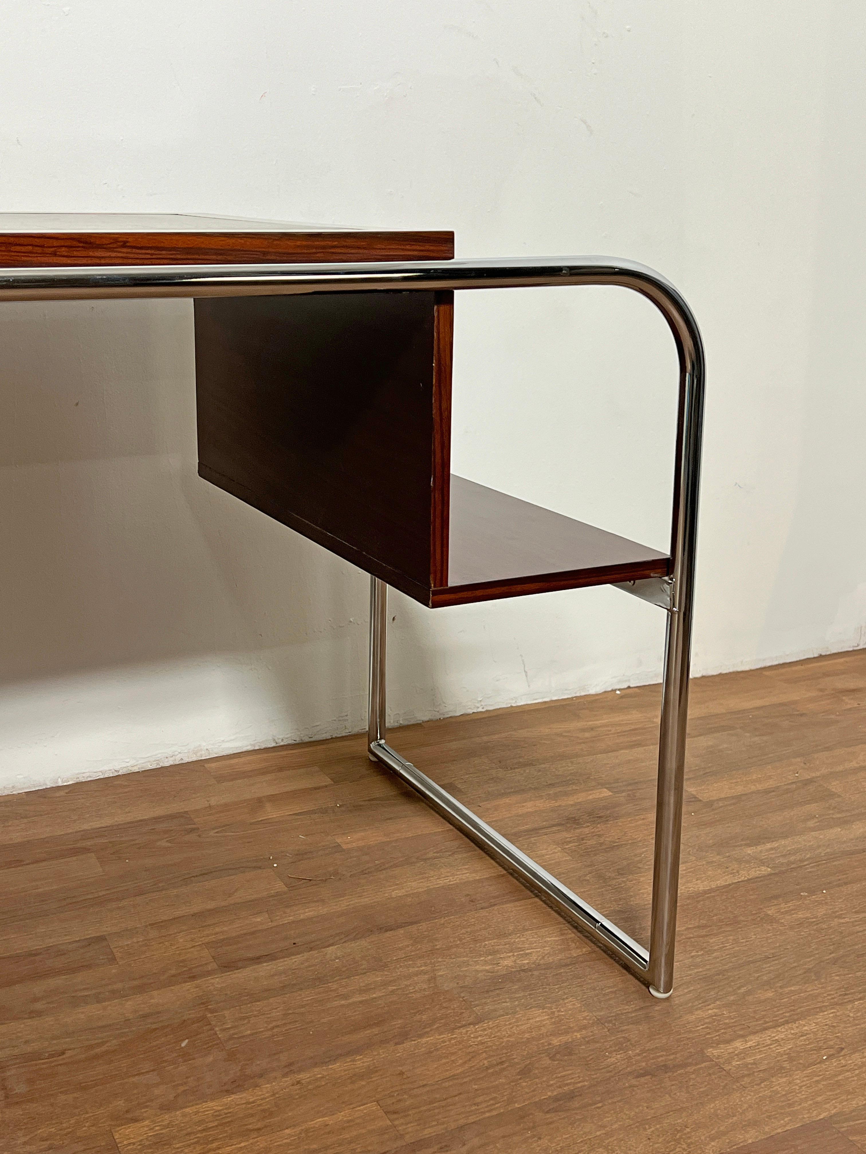 Ralph Lauren Bauhaus Inspired Desk in Rosewood, Chrome and Leather In Good Condition For Sale In Peabody, MA