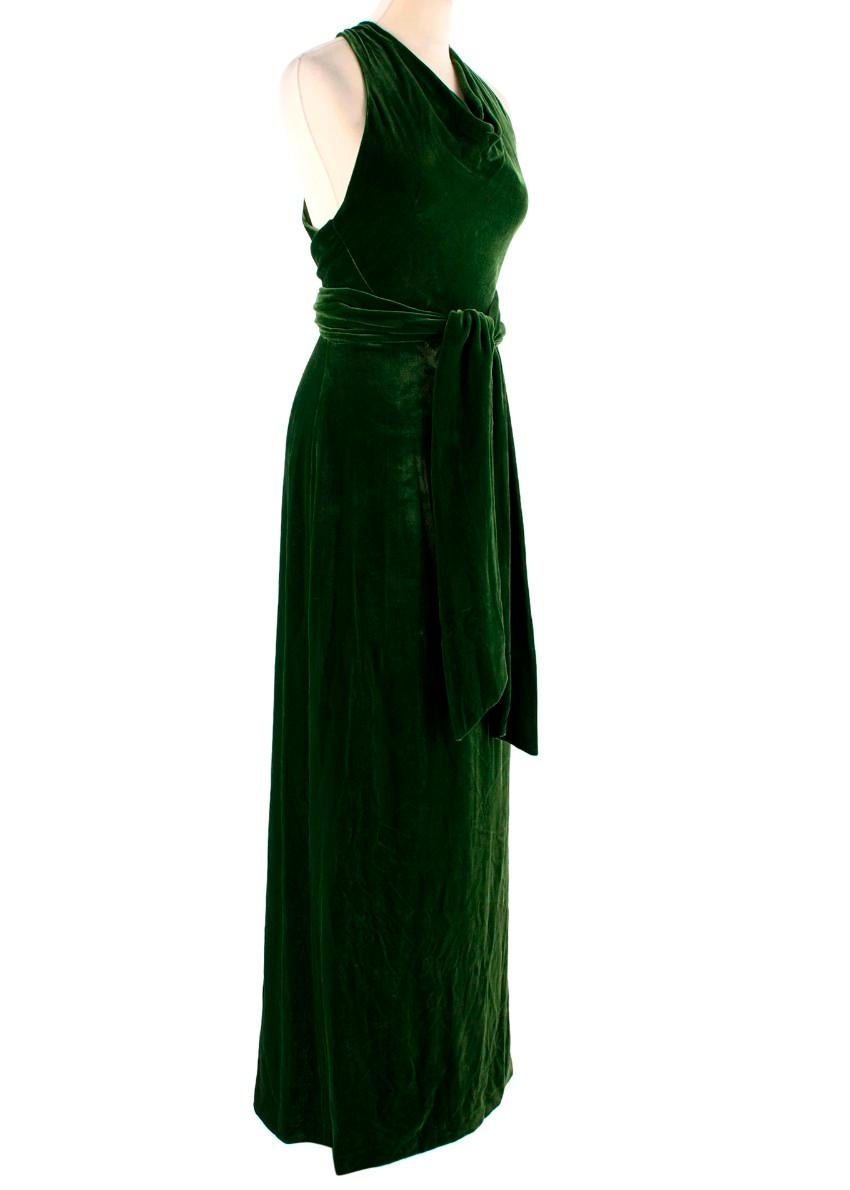 Ralph Lauren Black Label Green Velvet Rope-Tie Gown

- Long velvet dress
- High neck
- Waist rope tie
- Cut out back
- Sleeveless
- Concealed back zip fastening

Approx:

Shoulders: 32 cm
Bust: 44.5 cm
Waist: 37cm 
Hips: 37 cm
Lenght: 142 cm