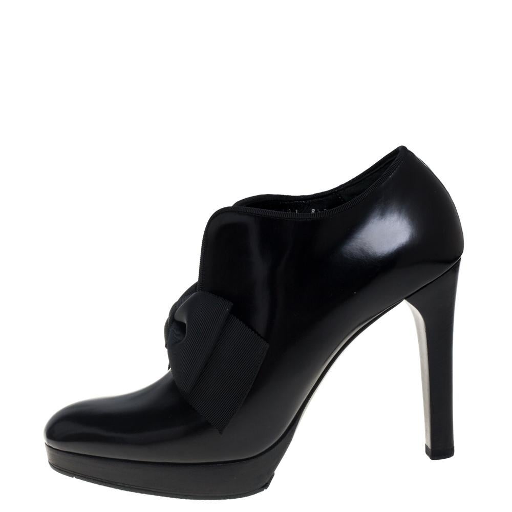 Ralph Lauren Black Leather Bow Accented Platform Booties Size 38.5 In Good Condition In Dubai, Al Qouz 2