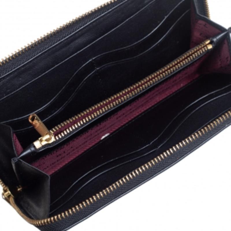 Ralph Lauren Black Leather Zip Around Wallet For Sale 5