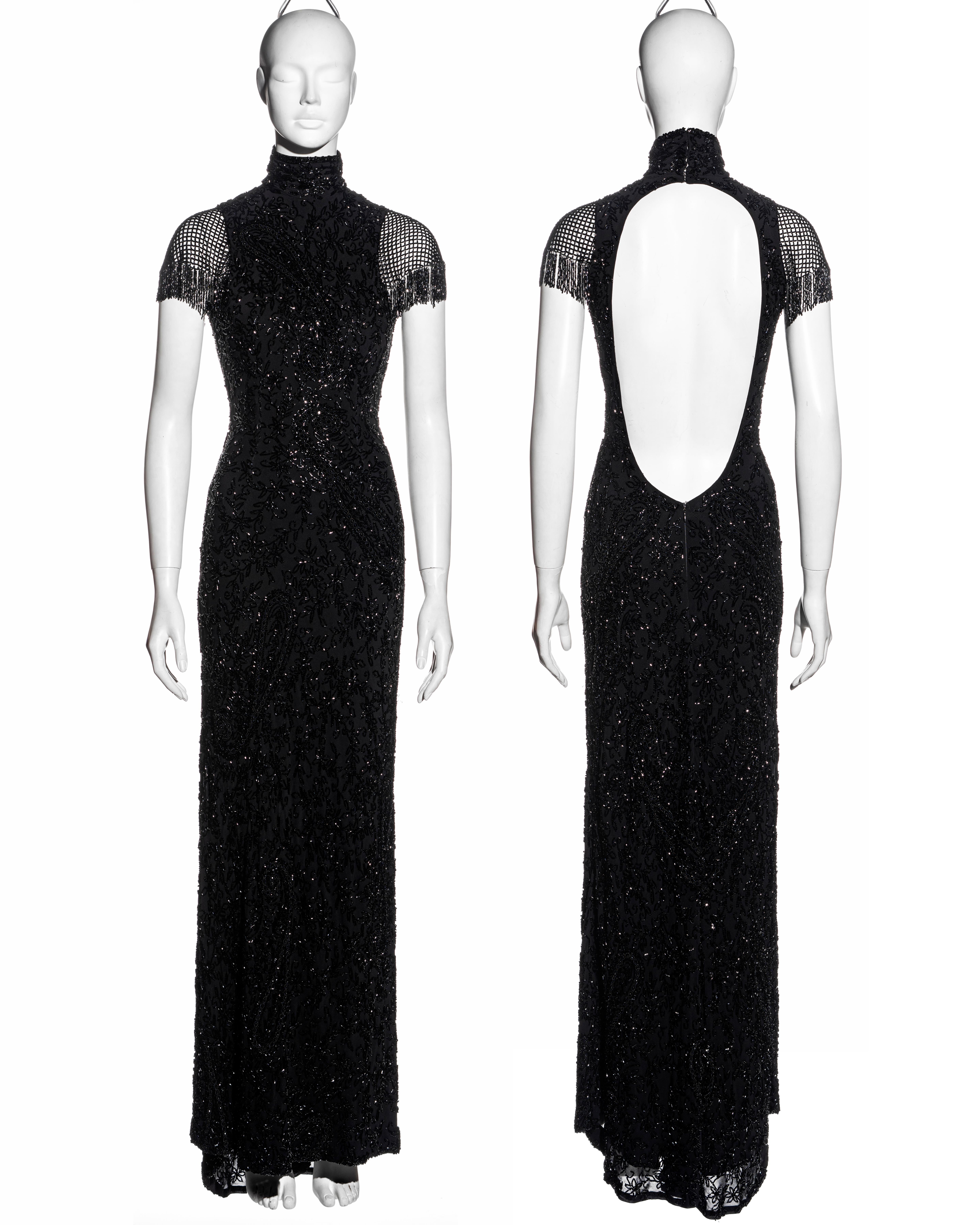 Schwarzes perlenbesetztes Abendkleid von Ralph Lauren aus Seide mit offenem Rücken, fw 2002 im Angebot 7