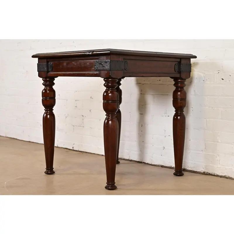 Table d'appoint en acajou sculpté British Colonial de Ralph Lauren Bon état - En vente à South Bend, IN