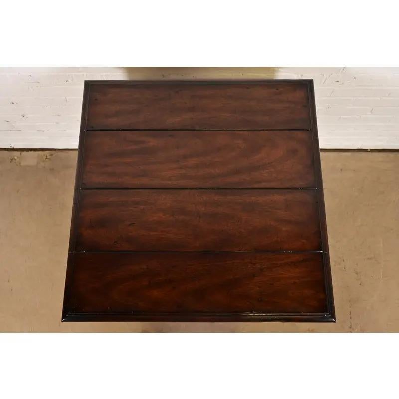 20ième siècle Table d'appoint en acajou sculpté British Colonial de Ralph Lauren en vente