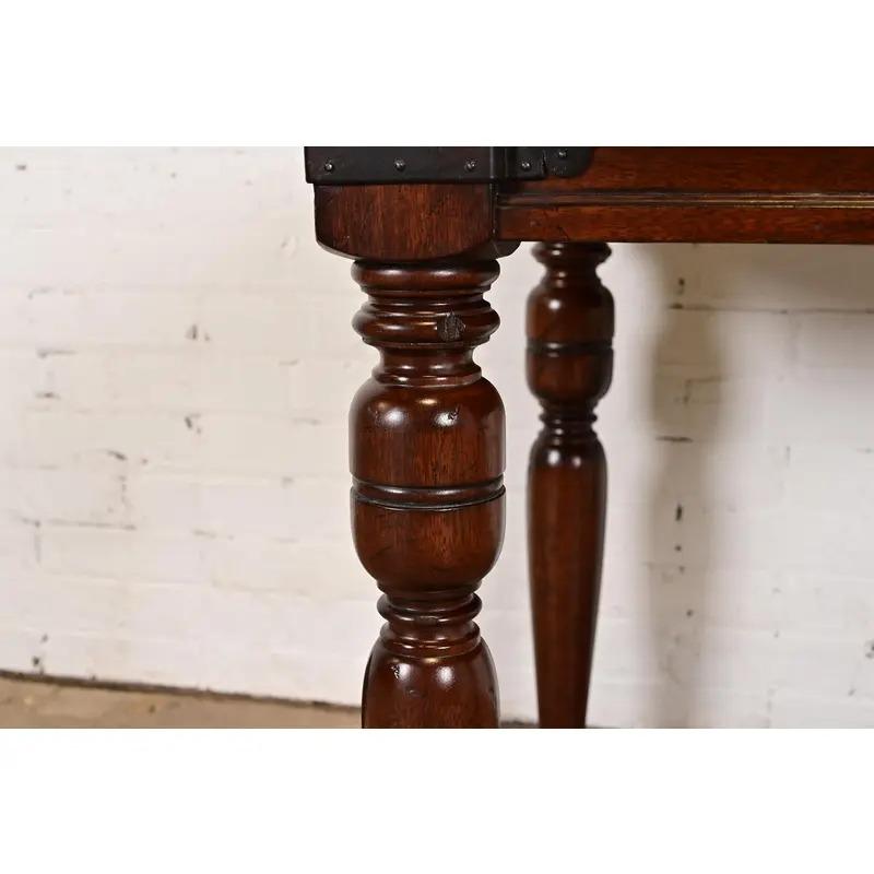 Table d'appoint en acajou sculpté British Colonial de Ralph Lauren en vente 2