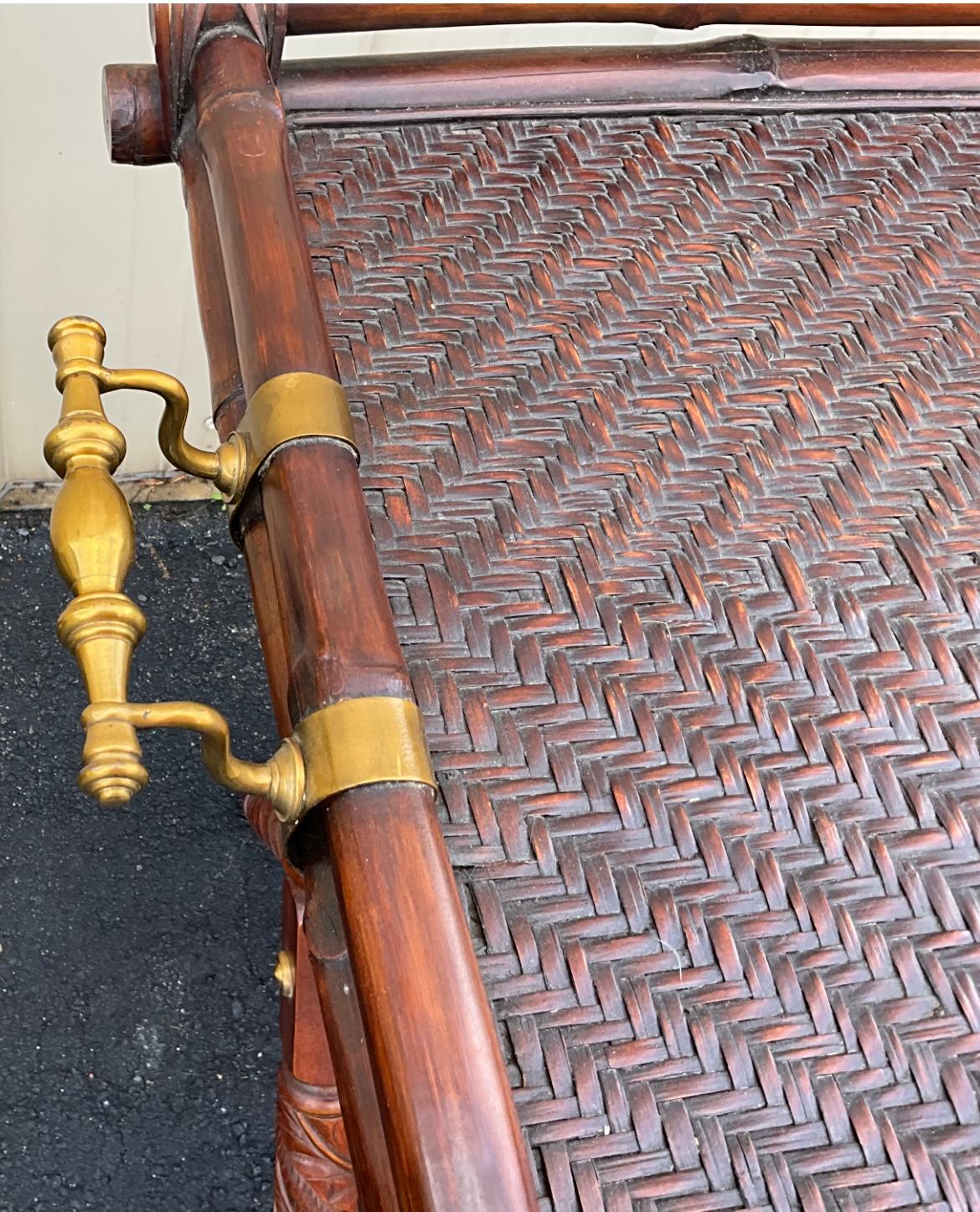 XXIe siècle et contemporain Ralph Lauren British Colonial Style Faux  Table / bar en bambou et laiton en vente