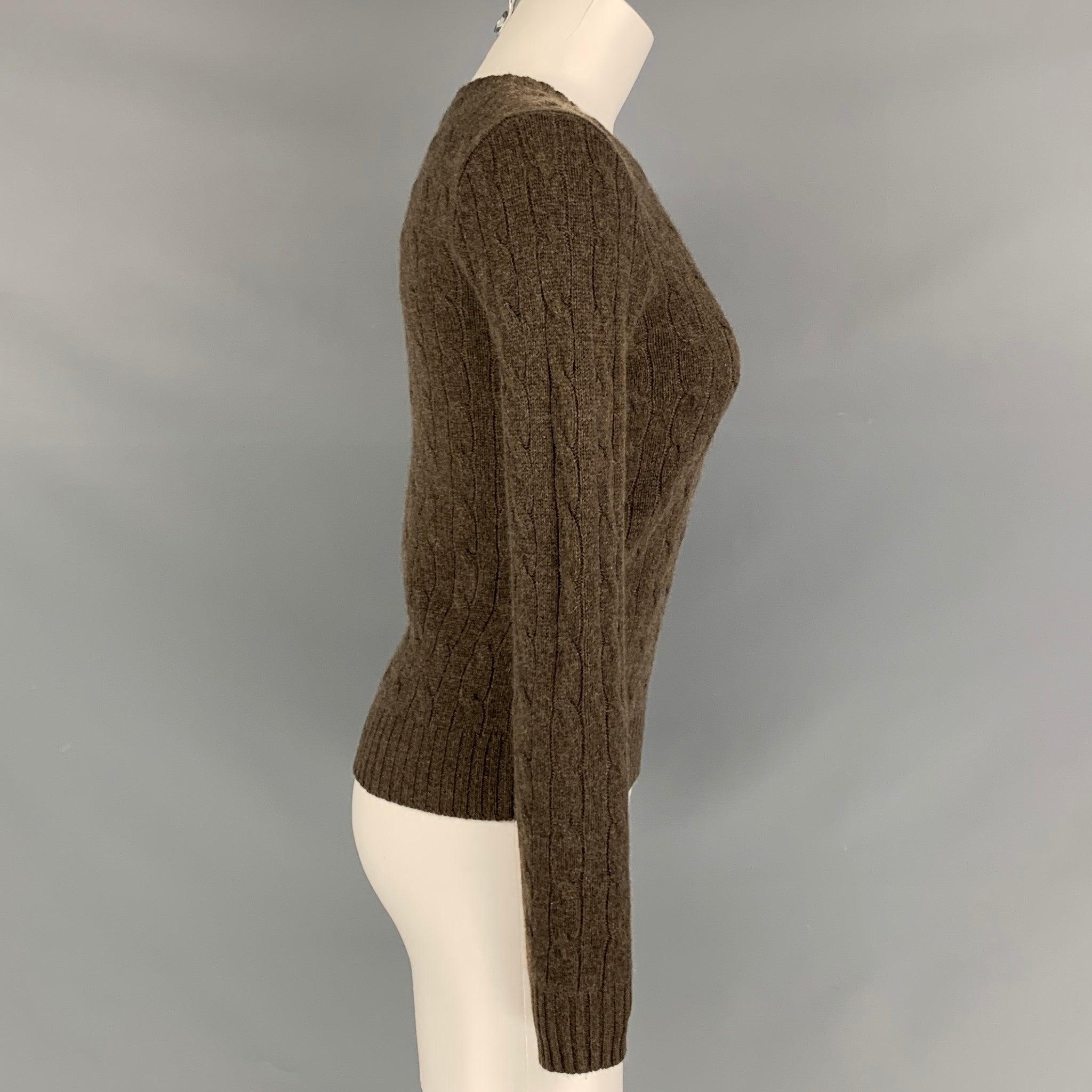 RALPH LAUREN BLACK LABEL by long sleeves cropped sweater comes in a brown knit cashmere featuring crew neck and cable knit style.Very Good Pre-Owned Condition. Minor sign of wear. 

Marked:   no size marked. 

Measurements: 
 
Shoulder: 15 inches