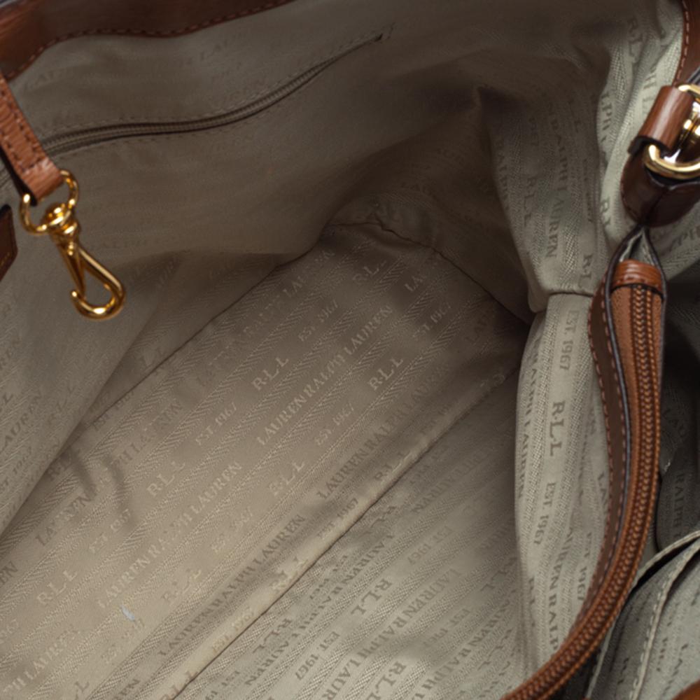 Ralph Lauren Braun Leder Fronttasche Tote im Zustand „Hervorragend“ in Dubai, Al Qouz 2