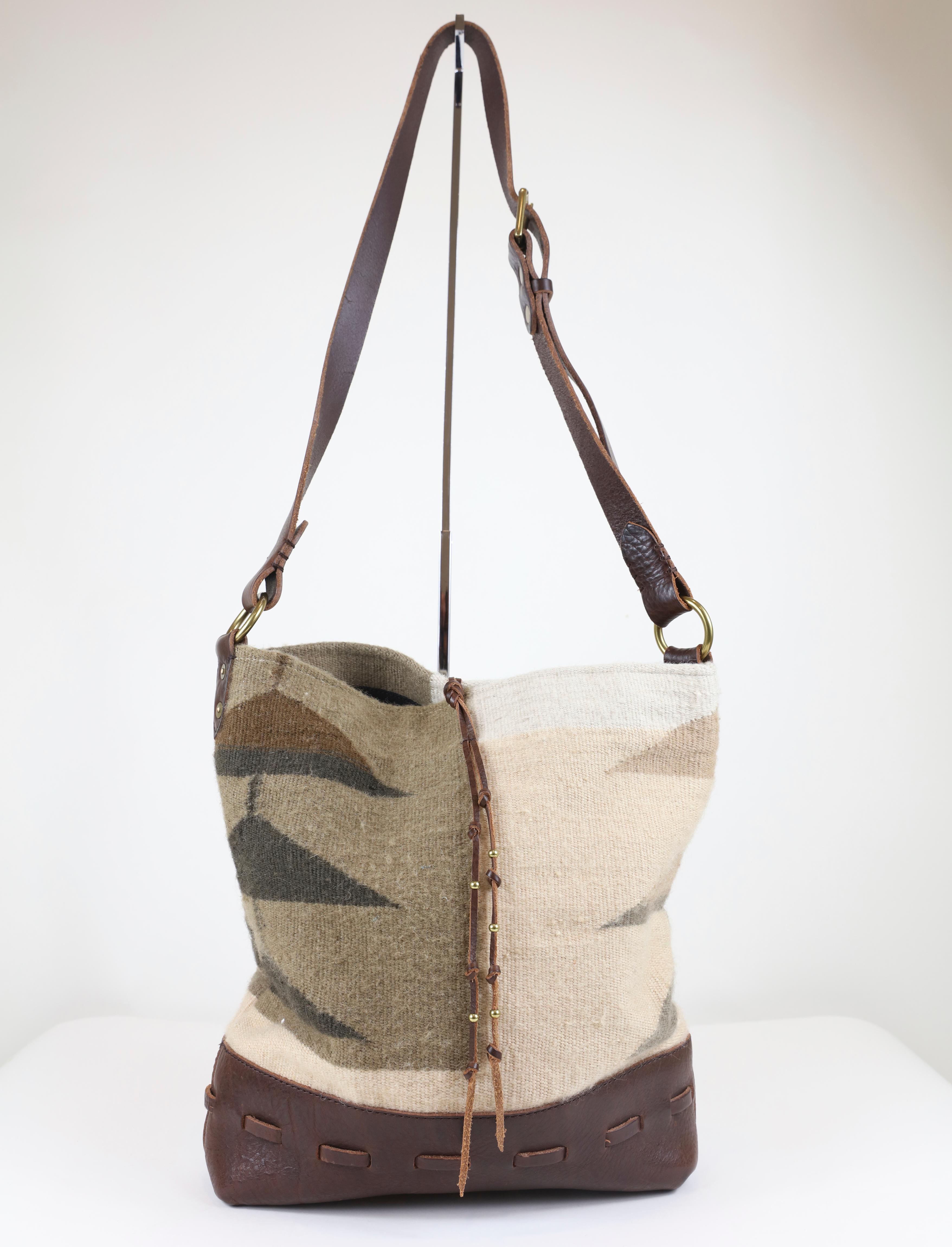 Ralph Lauren Brown/Tan/Gray Indian Wool Blanket Bag with Horns and Beaded  Tassel at 1stDibs | ralph lauren navajo bag, ralph lauren blanket bag