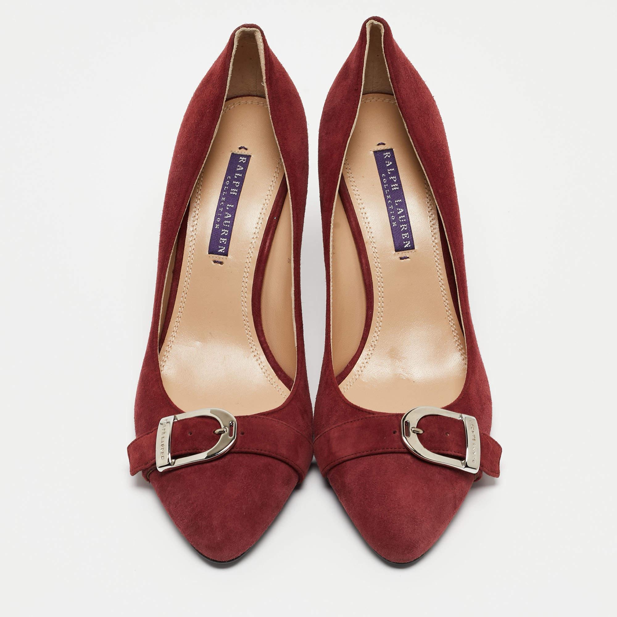 Exhibit an elegant style with this pair of pumps. These elegant shoes are crafted from quality materials. 
They are set on durable soles and sleek heels.




