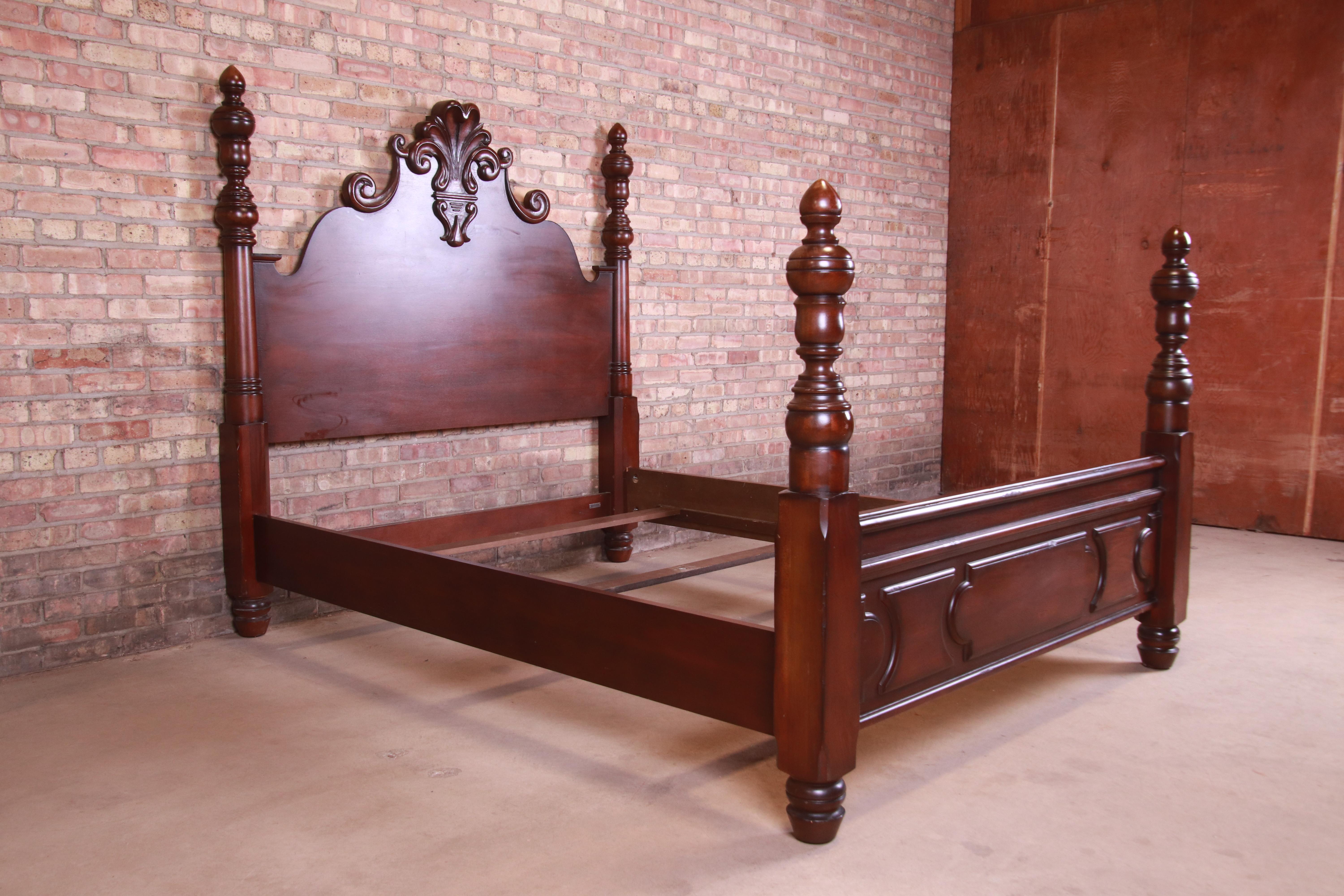 An outstanding carved mahogany queen size poster bed

By Ralph Lauren for Henredon

circa 1990s

Measures: 66.5