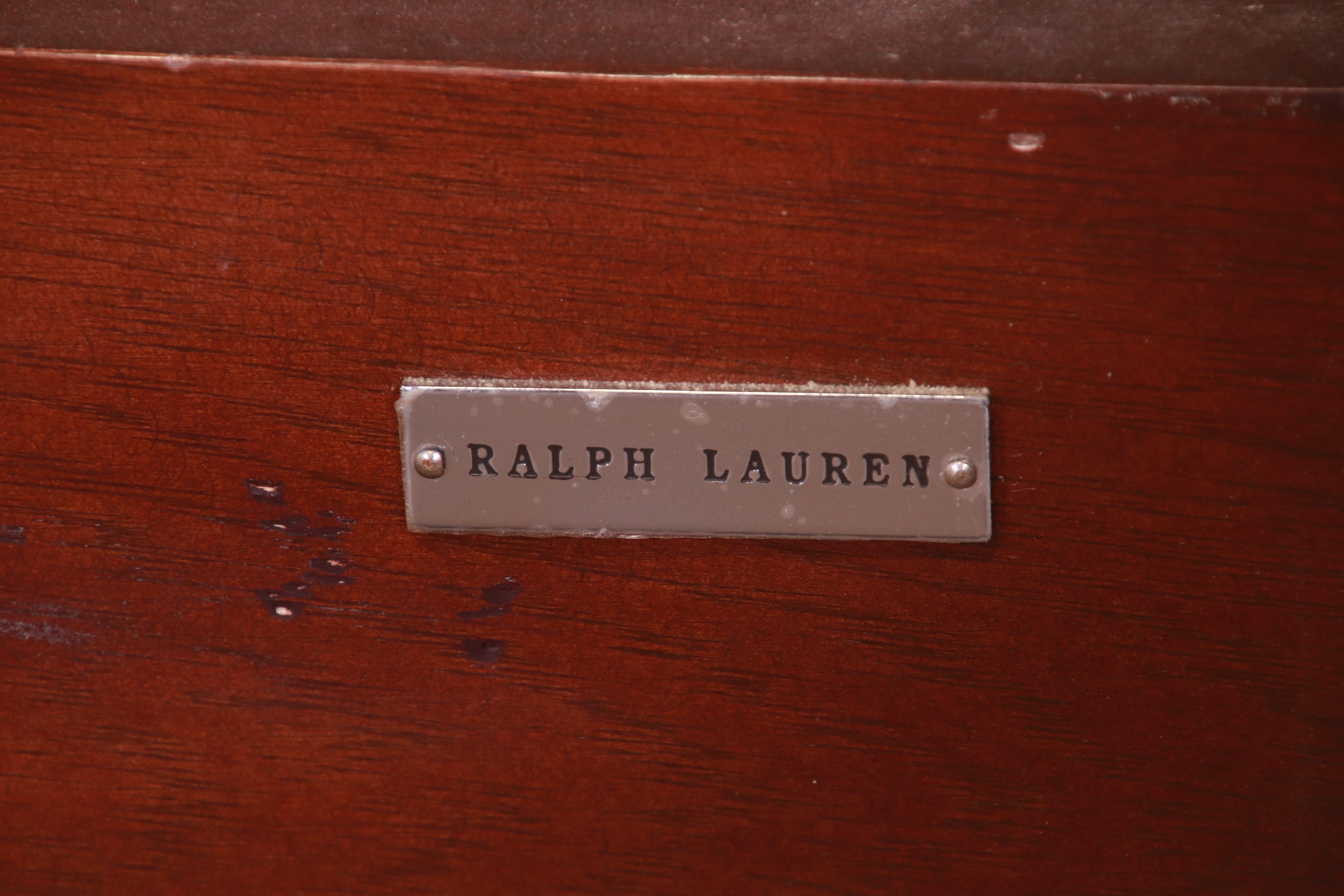 Ralph Lauren Carved Mahogany Queen Size Poster Bed In Good Condition In South Bend, IN