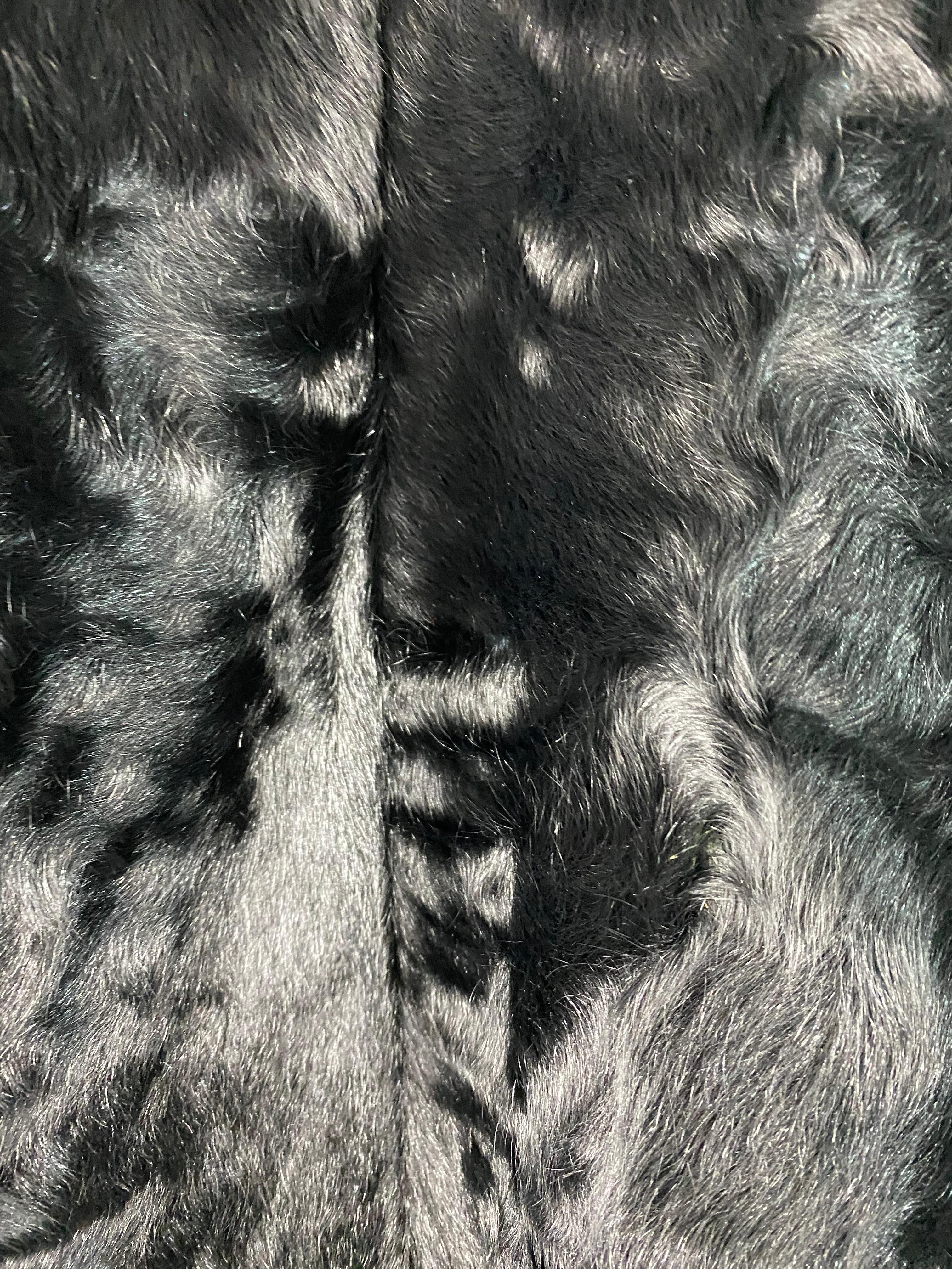 Veste de couverture courte en fourrure d'agneau noir de la collection Ralph Lauren, Taille M Pour femmes en vente