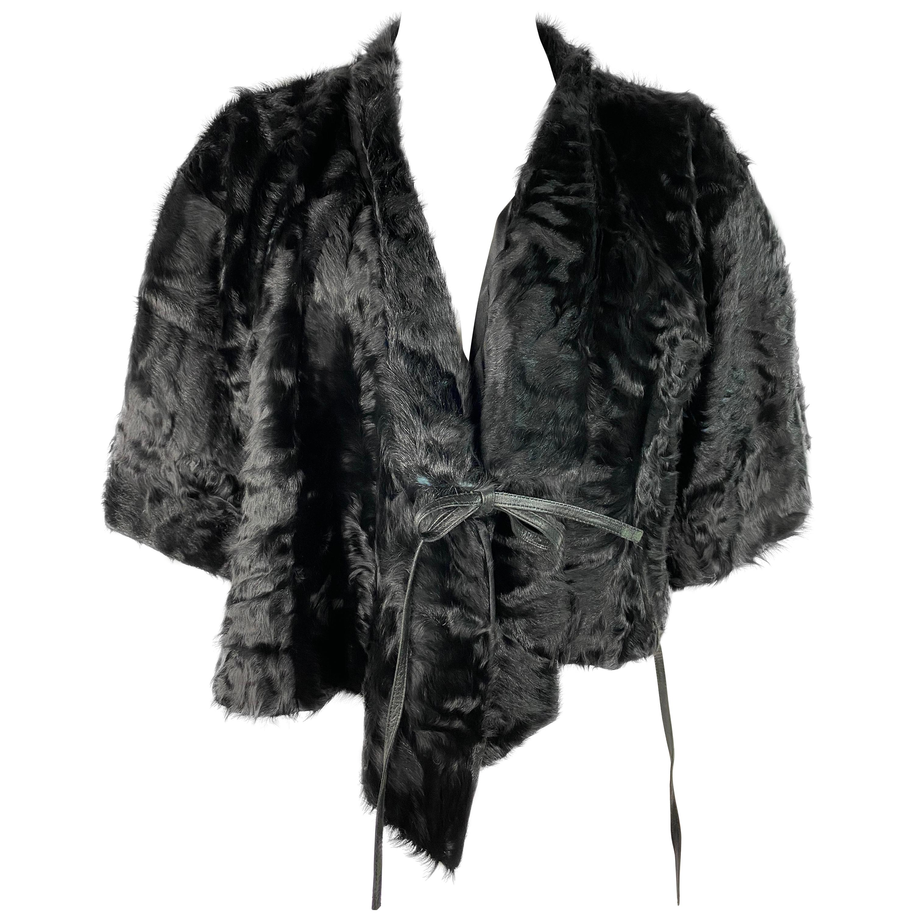 Veste de couverture courte en fourrure d'agneau noir de la collection Ralph Lauren, Taille M en vente
