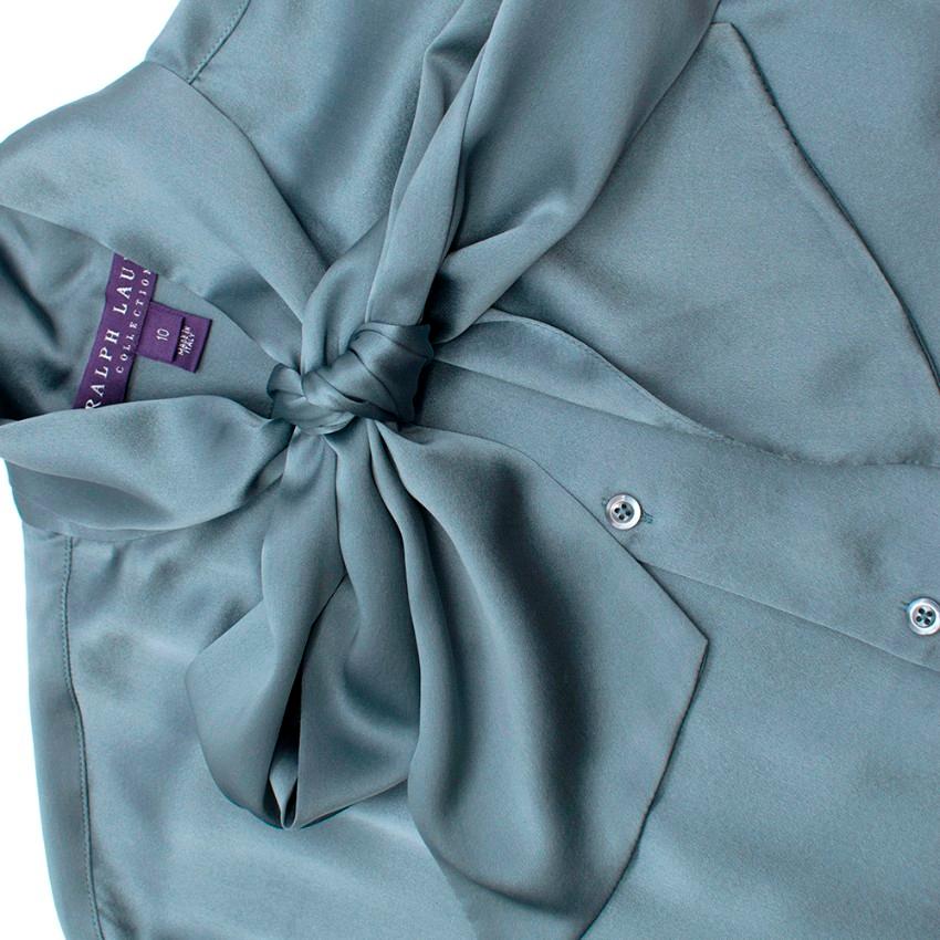 Ralph Lauren Kollektion Blaue Seidenbluse mit Krawattenhalsausschnitt - Größe US 6 1