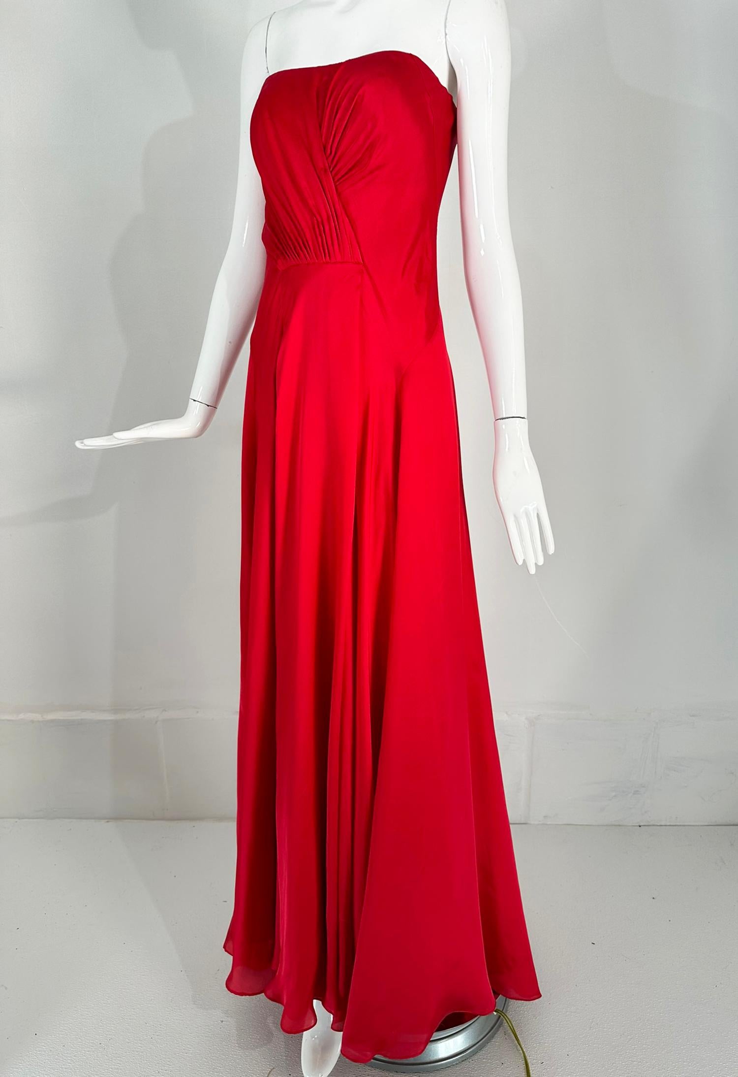 Ralph Lauren Collection Draped Red Silk Strapless Evening Gown 6 In Good Condition For Sale In West Palm Beach, FL