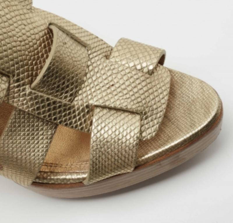 Ralph Lauren Collection Lizard Embossed Leather Ankle Strap Sandals Size 40.5 en vente 2