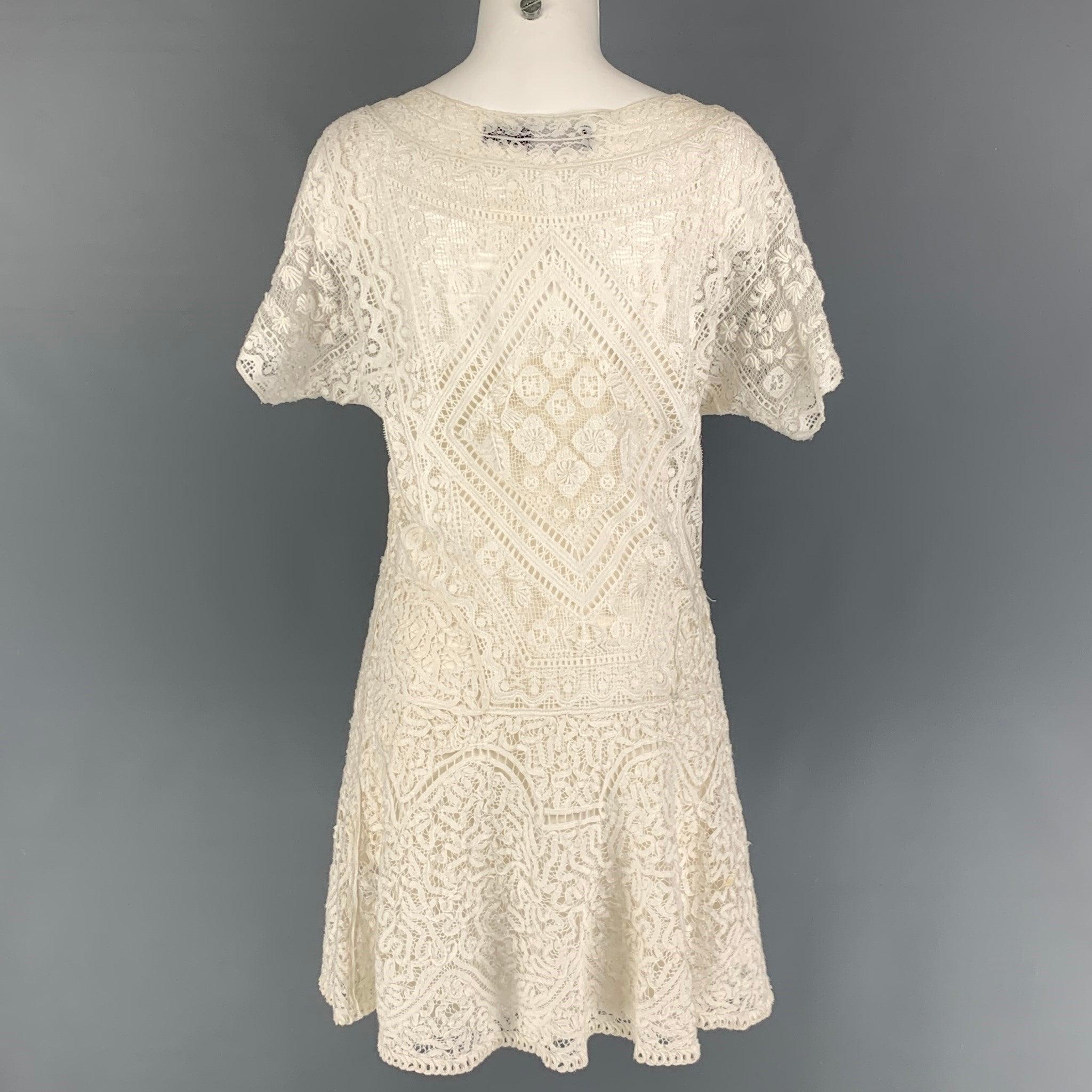 RALPH LAUREN Collection Size M White Cotton Crochet Short Dress In Good Condition For Sale In San Francisco, CA