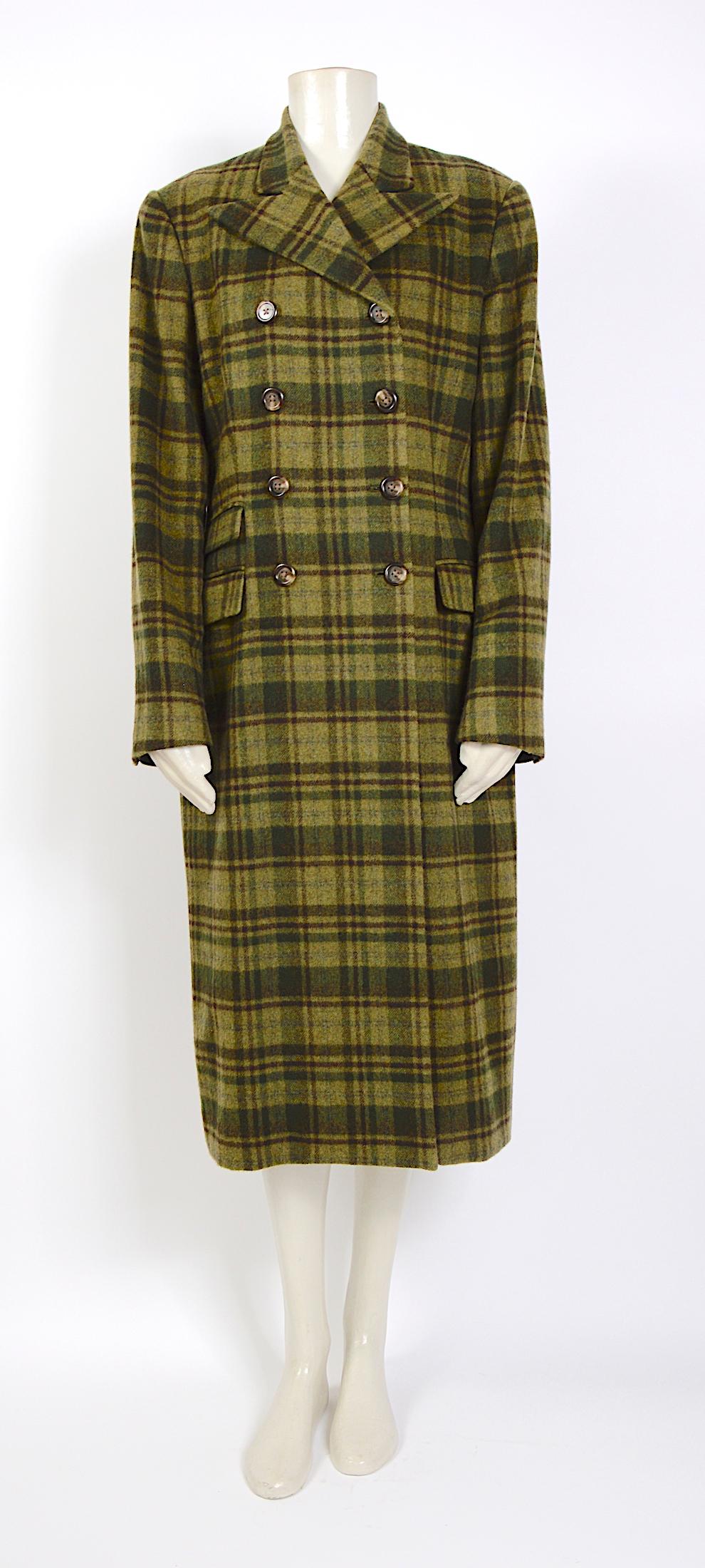 Vintage Ralph Lauren Collections green tartan plaid made in 100% cashmere signed satin lining coat.
Made in the USA - Size 14
Measurements taken flat: Sh to Sh 17inch/43cm - Ua to Ua 21inch/53cm(x2) - Waist 19inch/48cm(x2) - Hip 23inch/59cm(x2) -