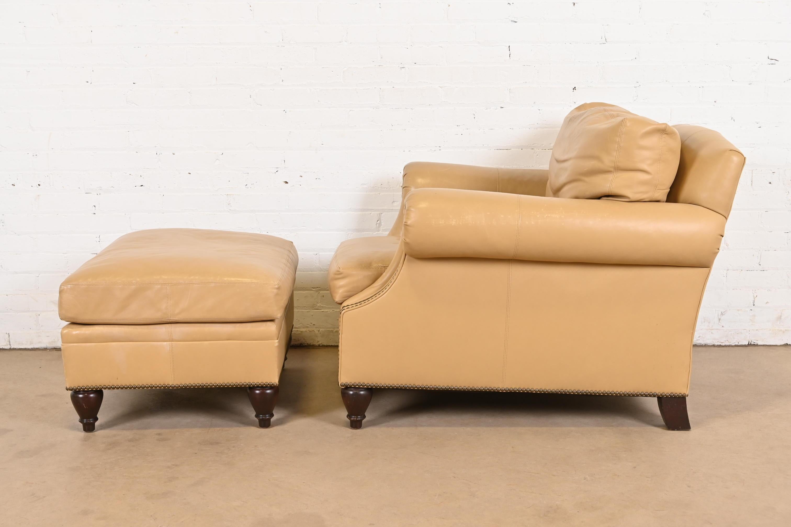 Ralph Lauren Contemporary Studded Leather Lounge Chair With Ottoman (Chaise longue en cuir clouté avec ottoman) en vente 4