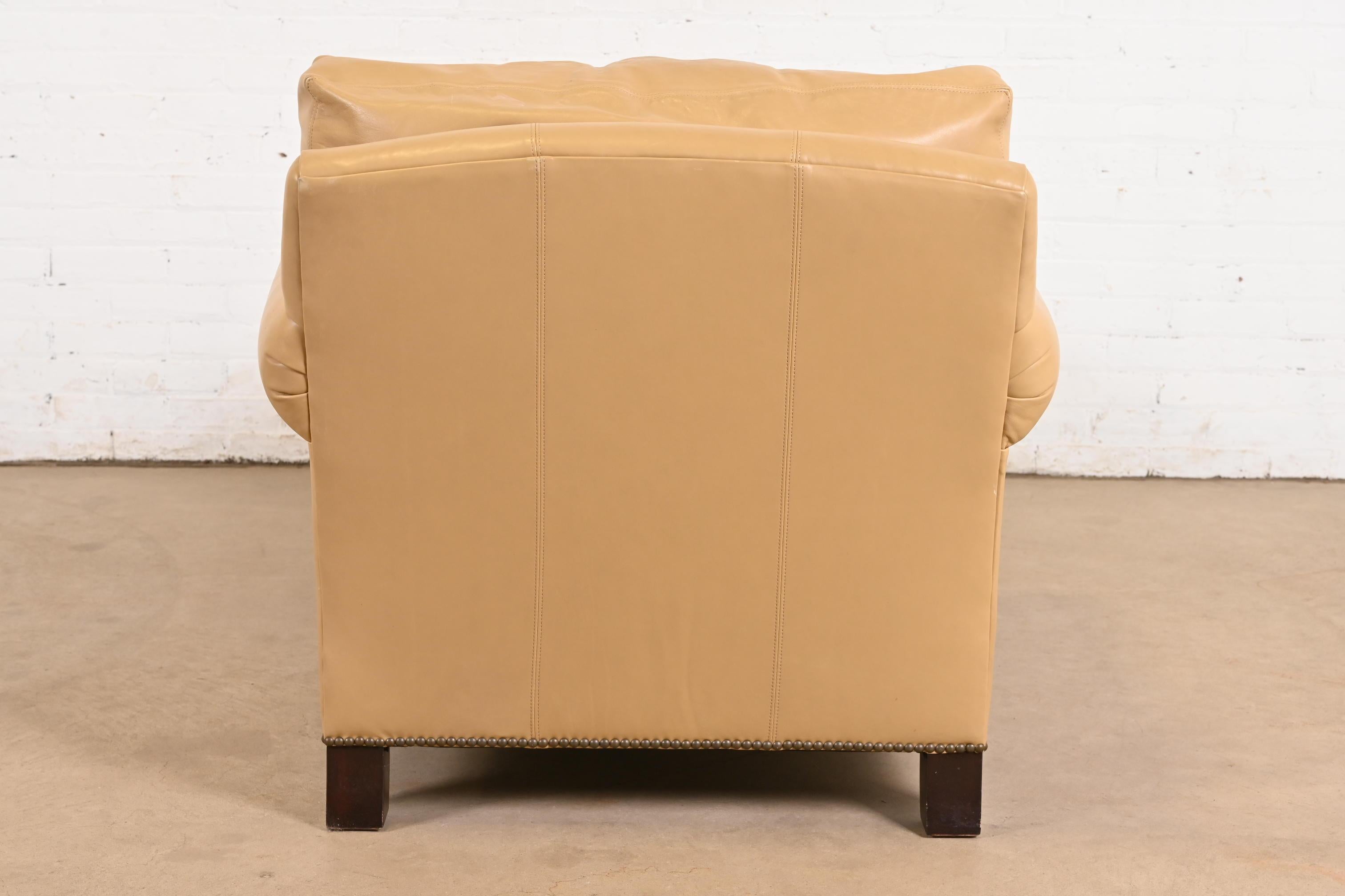 Ralph Lauren Contemporary Studded Leather Lounge Chair With Ottoman (Chaise longue en cuir clouté avec ottoman) en vente 5