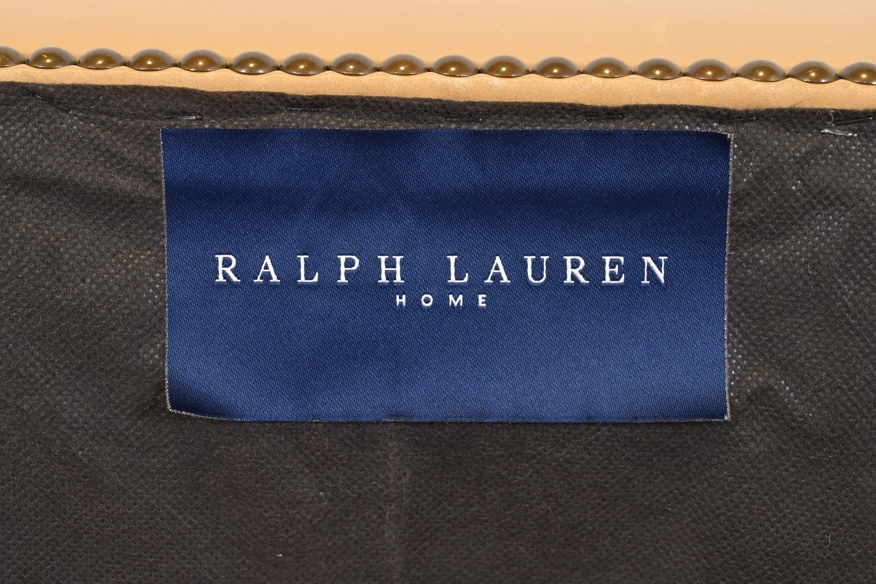 Ralph Lauren Contemporary Studded Leather Lounge Chair With Ottoman (Chaise longue en cuir clouté avec ottoman) en vente 6