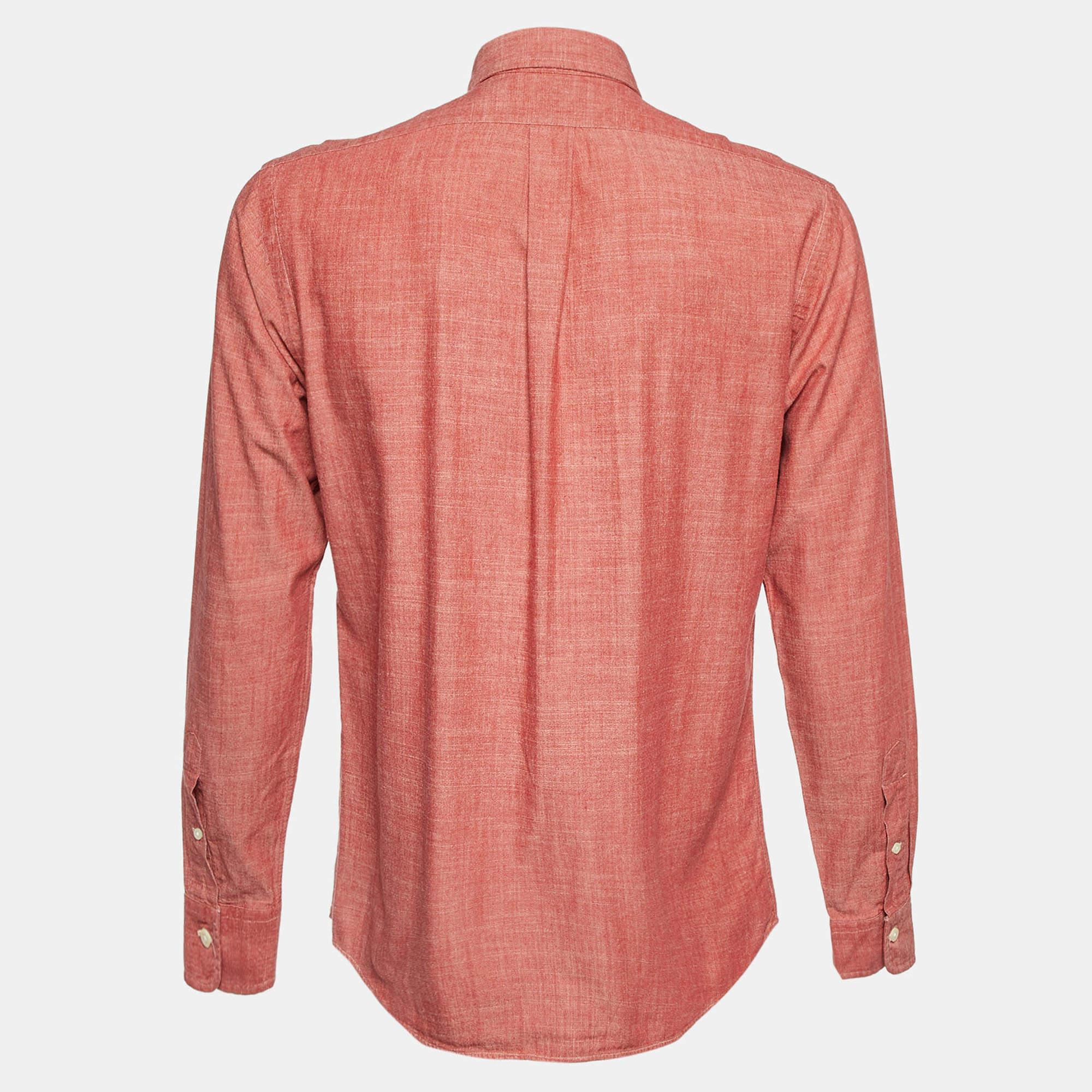 Esplora Ralph Lauren per scoprire i punti fermi del tuo guardaroba. Questa camicia da uomo rosso corallo, dal taglio elegante, è realizzata in cotone per garantirti un comfort che dura tutto il giorno.