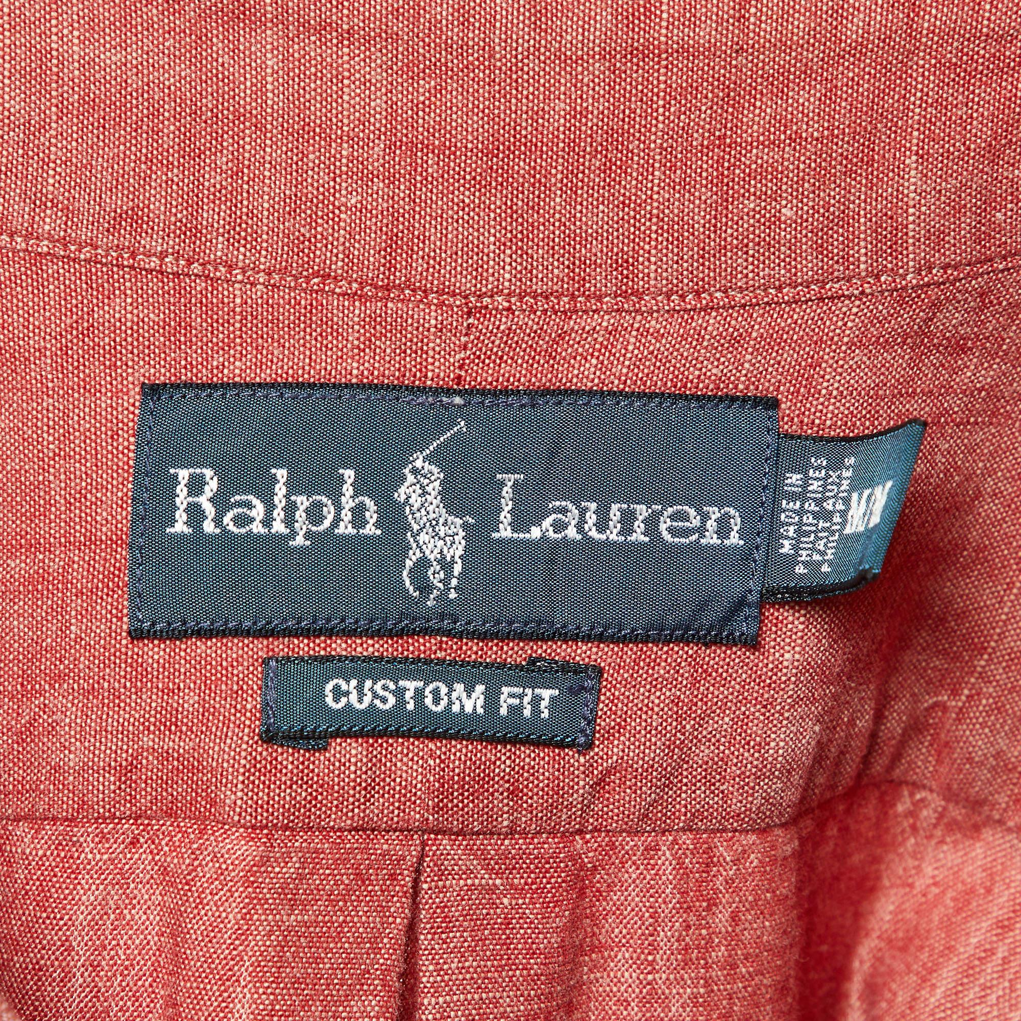 Ralph Lauren, camicia in cotone rosso corallo con bottoni a pressione M. In condizioni buone in vendita a Dubai, Al Qouz 2